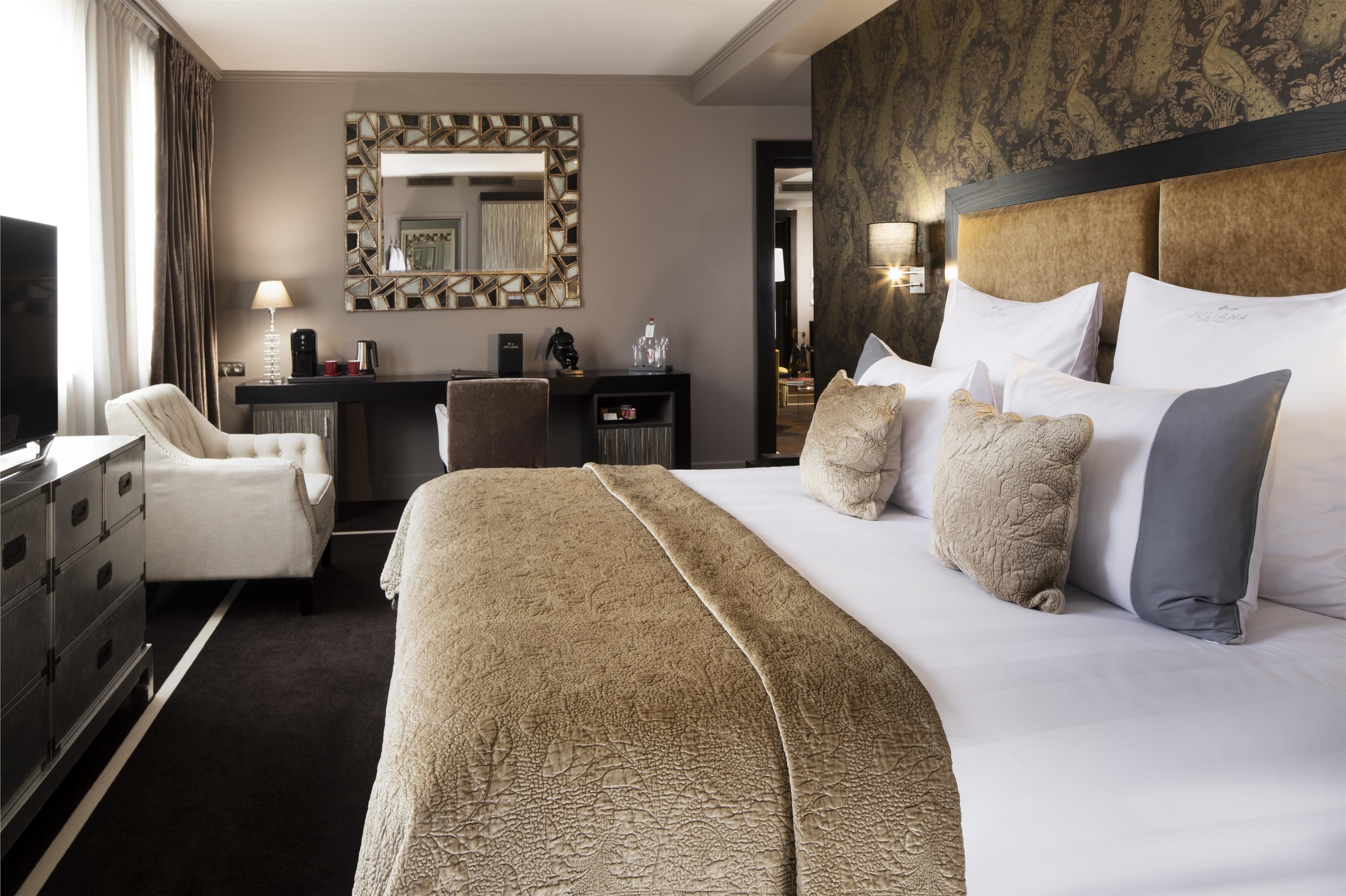 The One Alma Paris