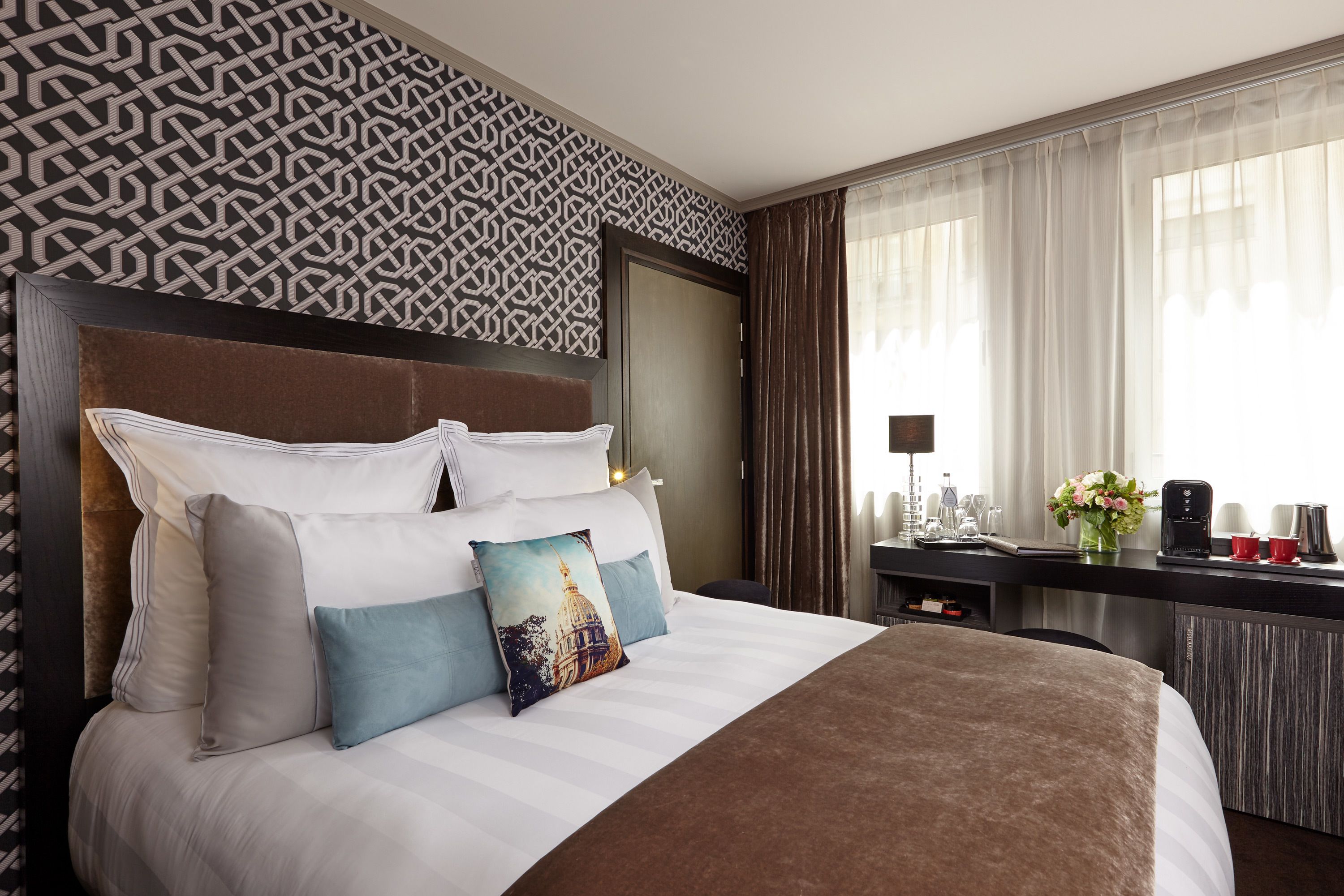 The One Alma Paris