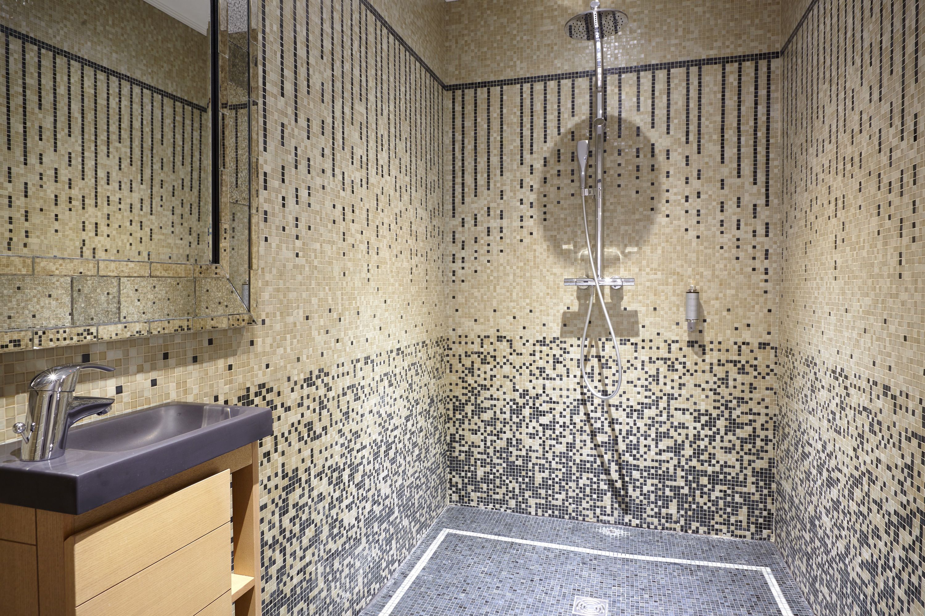 The One Alma Paris