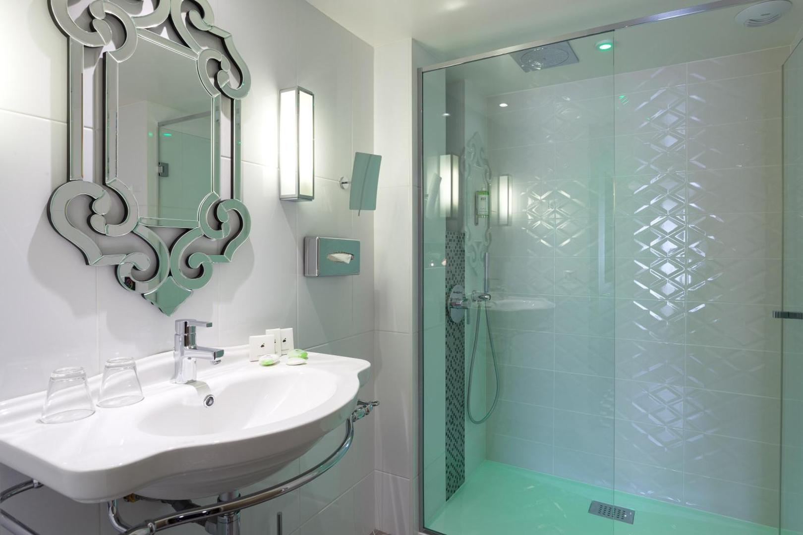 Hôtel Philéas Lazare & SPA