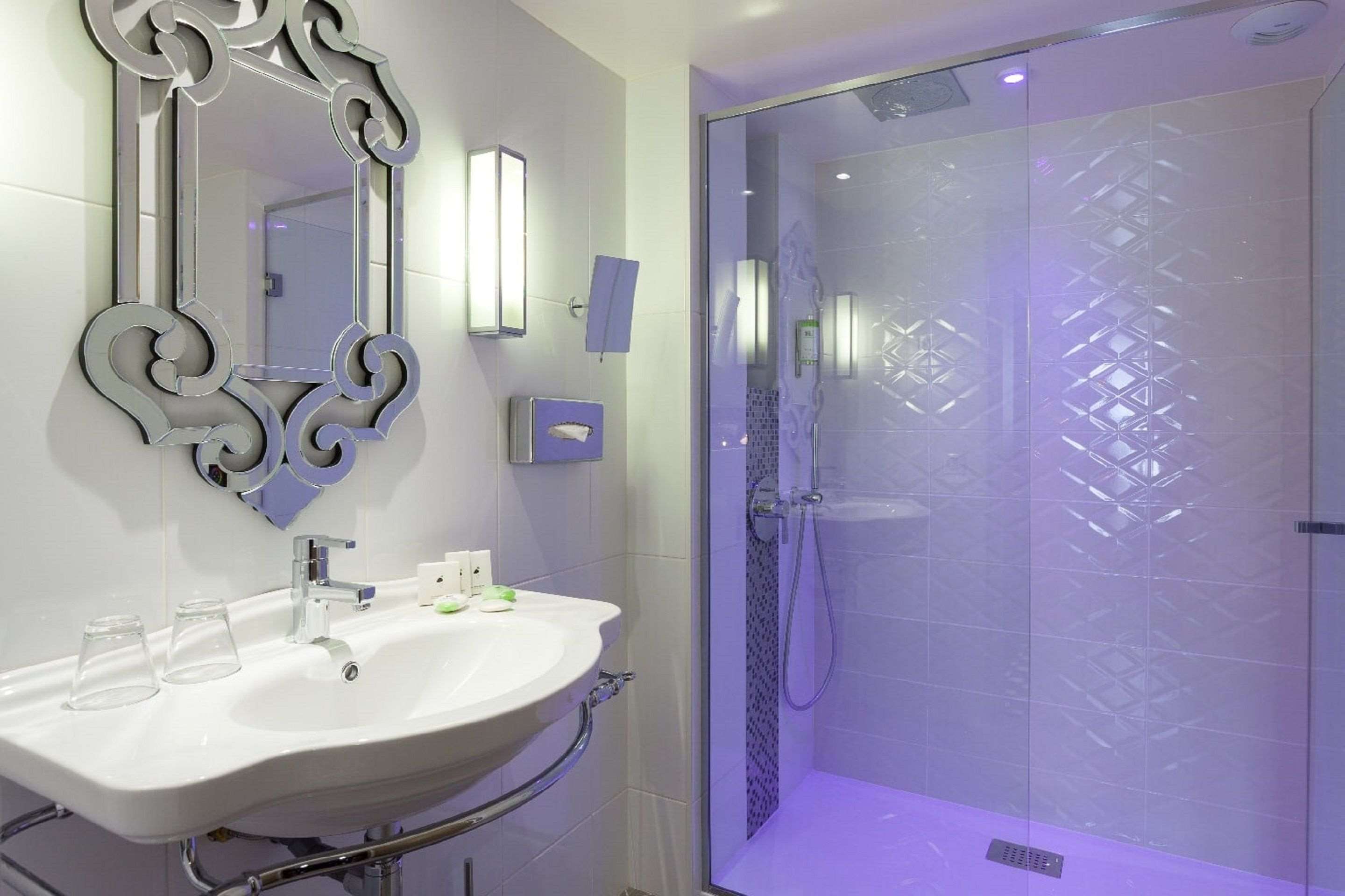 Hôtel Philéas Lazare & SPA