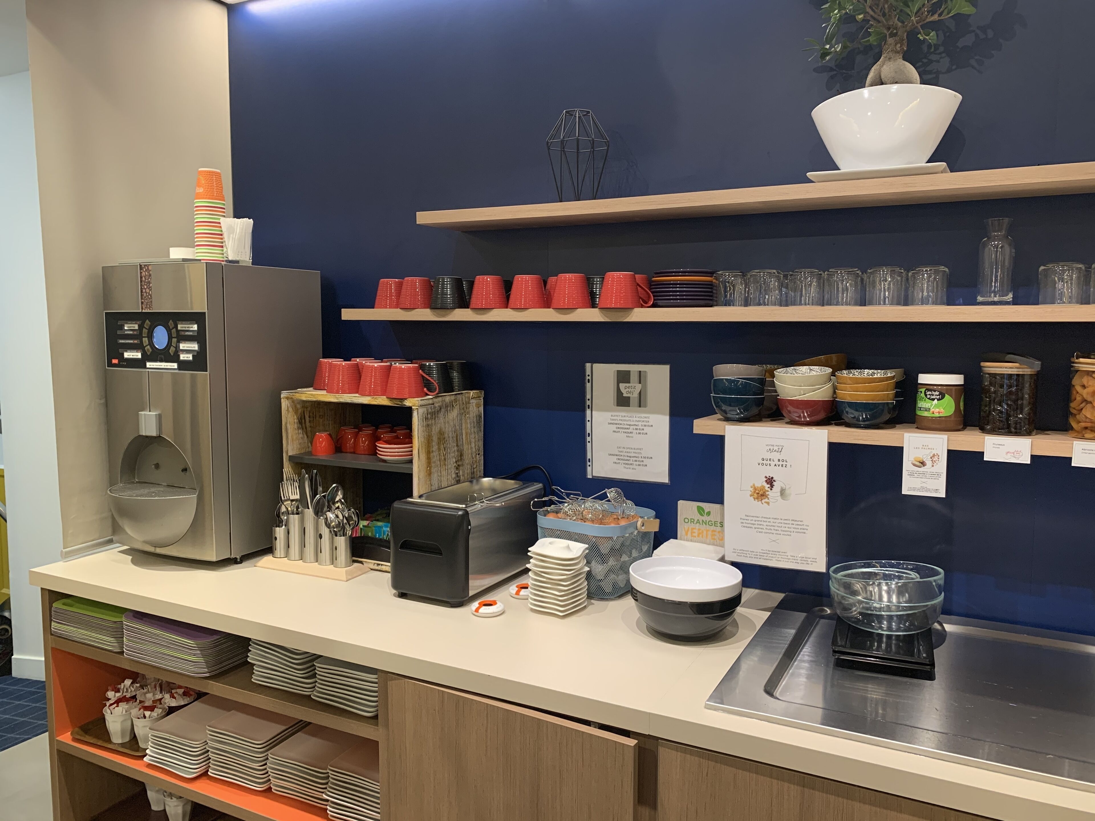 ibis Styles Paris Cadet Lafayette