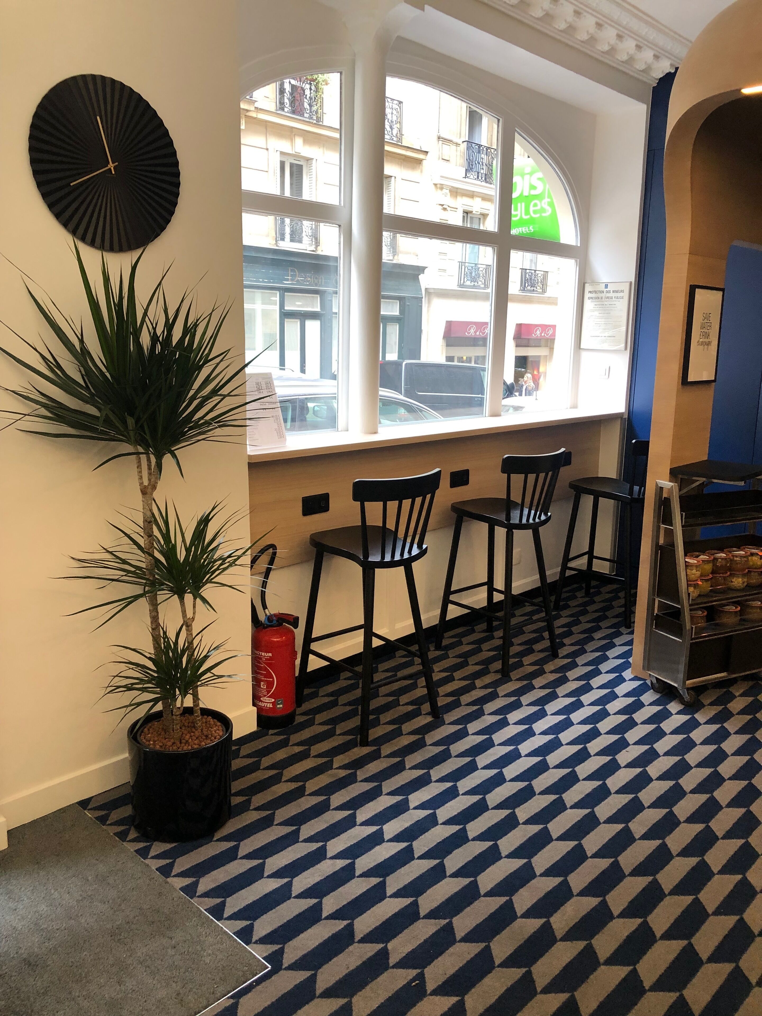 ibis Styles Paris Cadet Lafayette