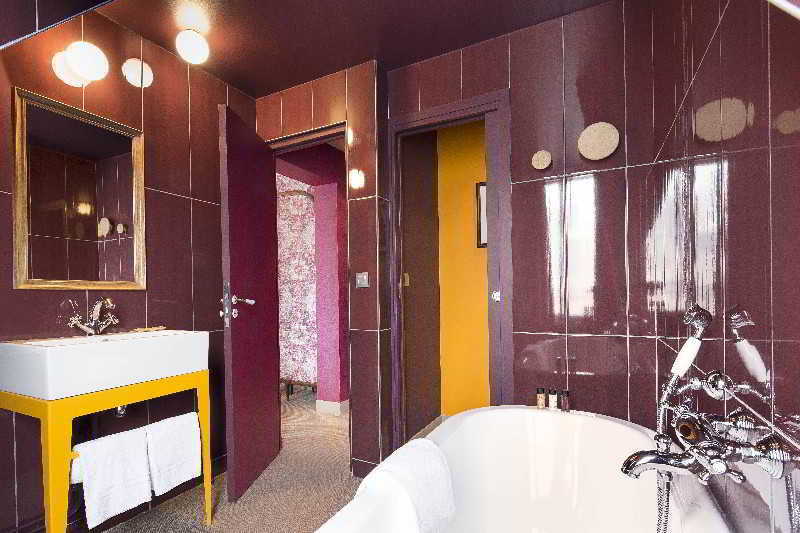 Josephine Hotel