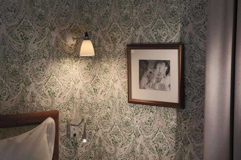 Josephine Hotel
