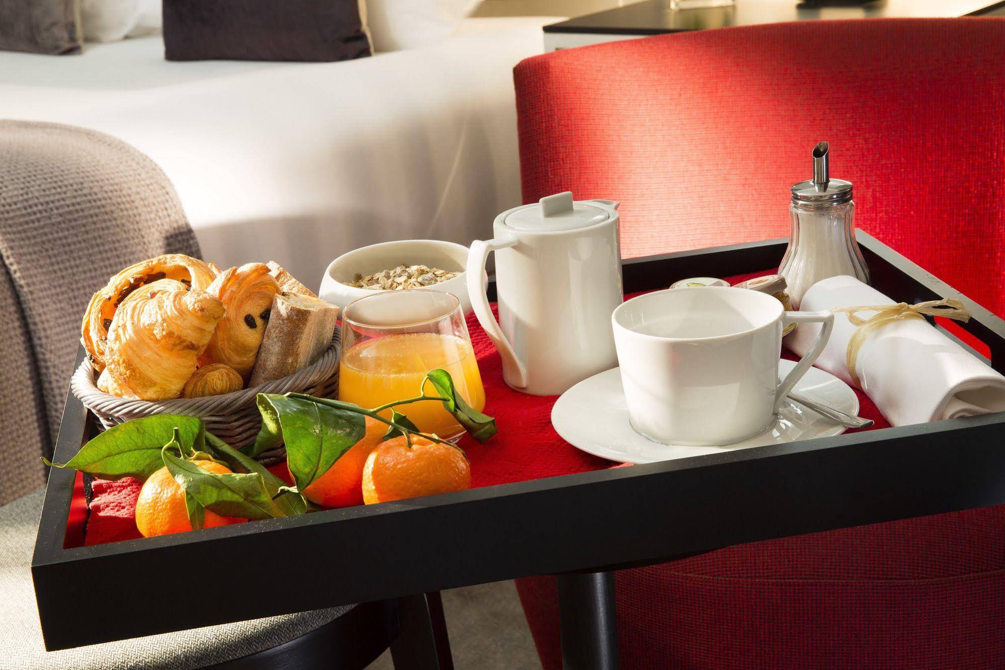 Les Matins de Paris