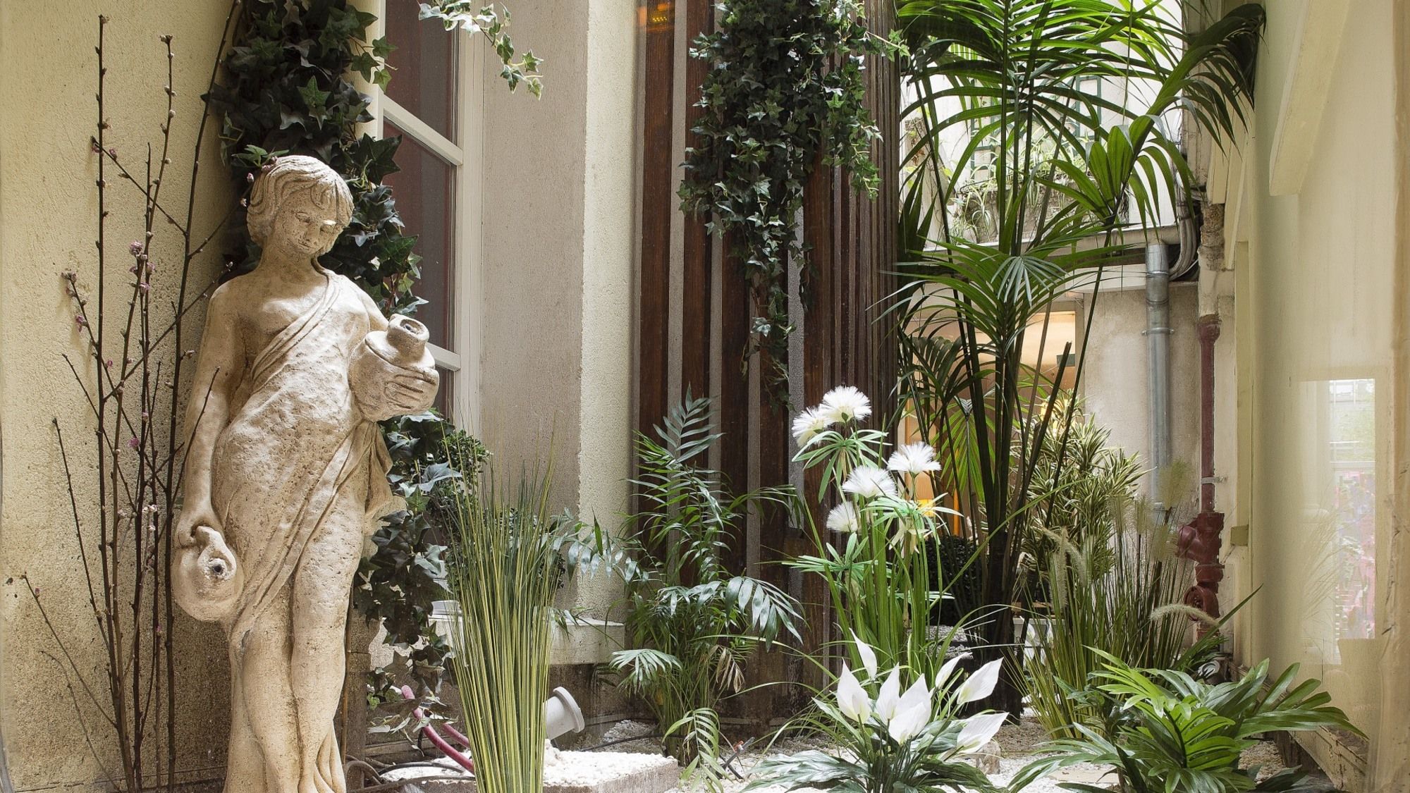 Louvre Bons Enfants