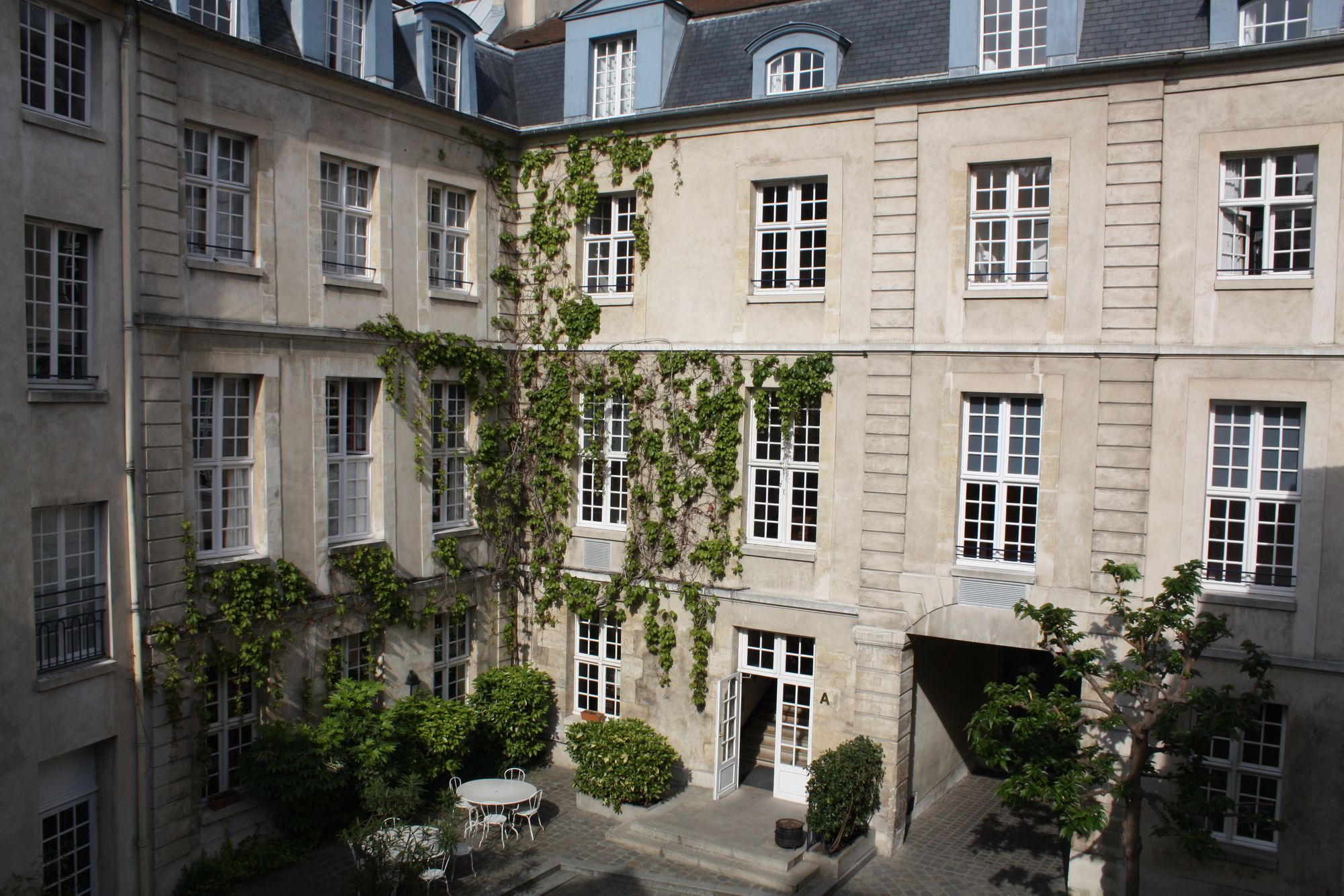 MIJE Fauconnier - Fourcy - Maubuisson - Hostel