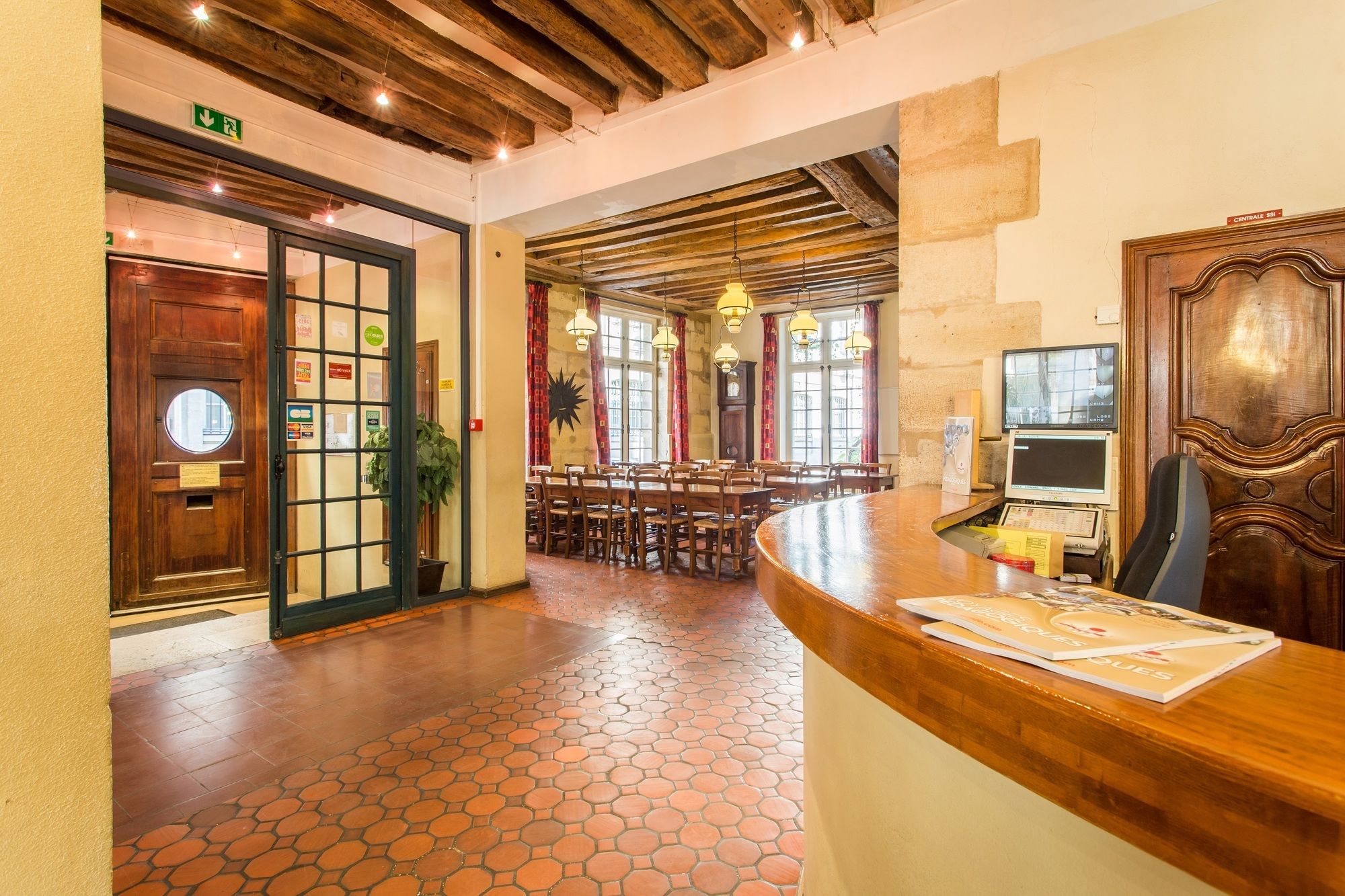 MIJE Fauconnier - Fourcy - Maubuisson - Hostel