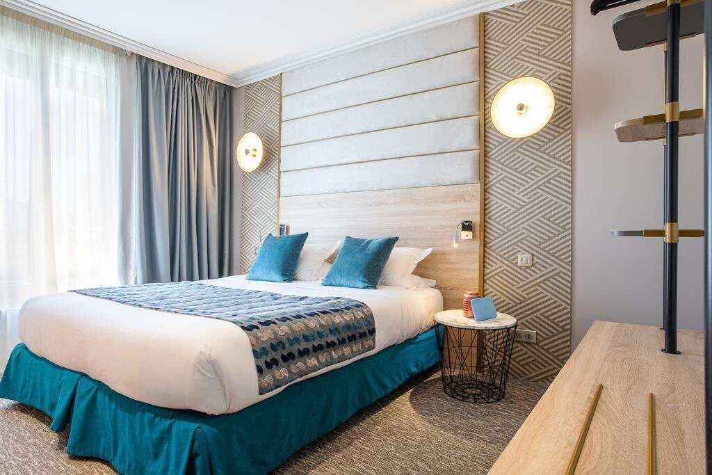 Hotel Nude Paris