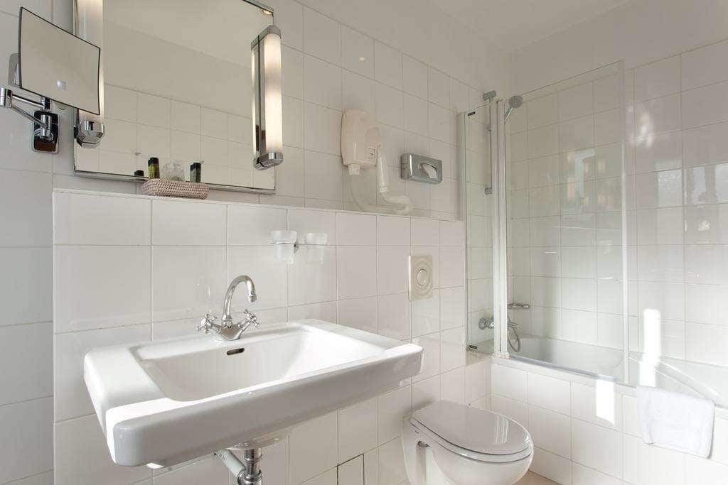 Hotel Nude Paris