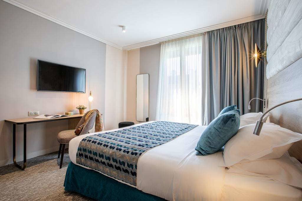 Hotel Nude Paris