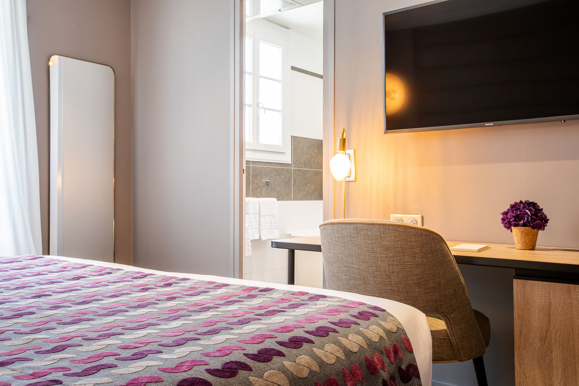 Hotel Nude Paris