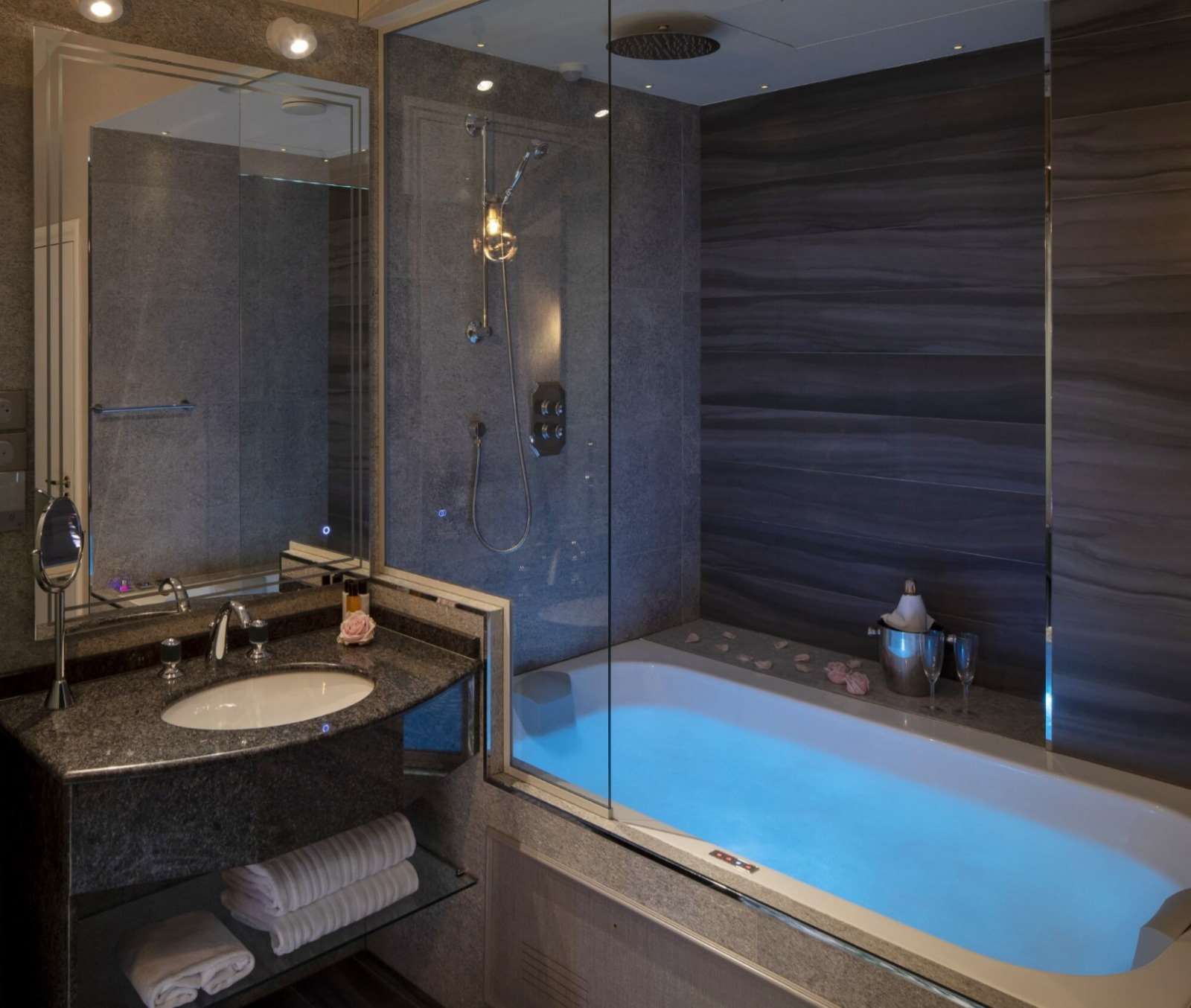 Paris J'Adore Hotel & Spa