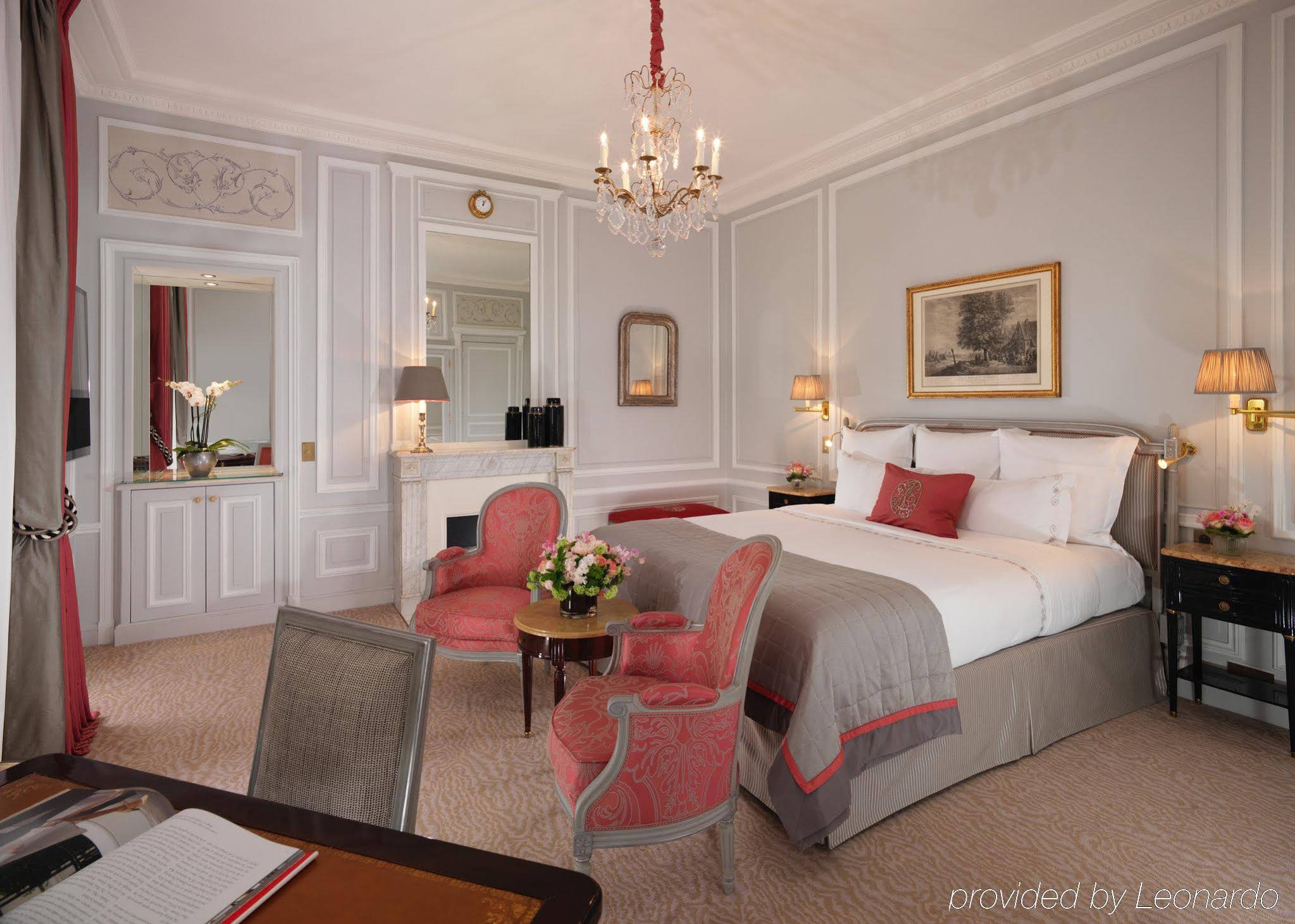 Hotel Plaza Athenee