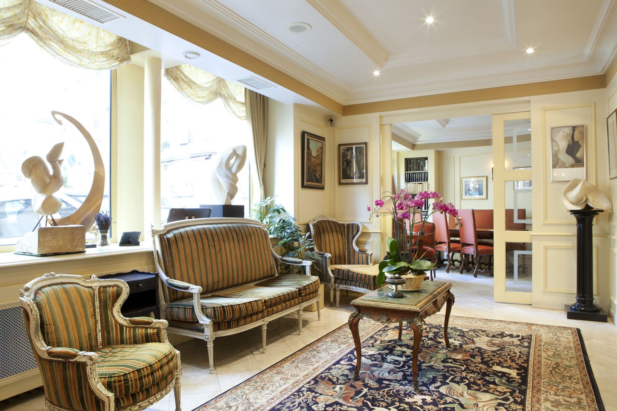 Queens Hotel
