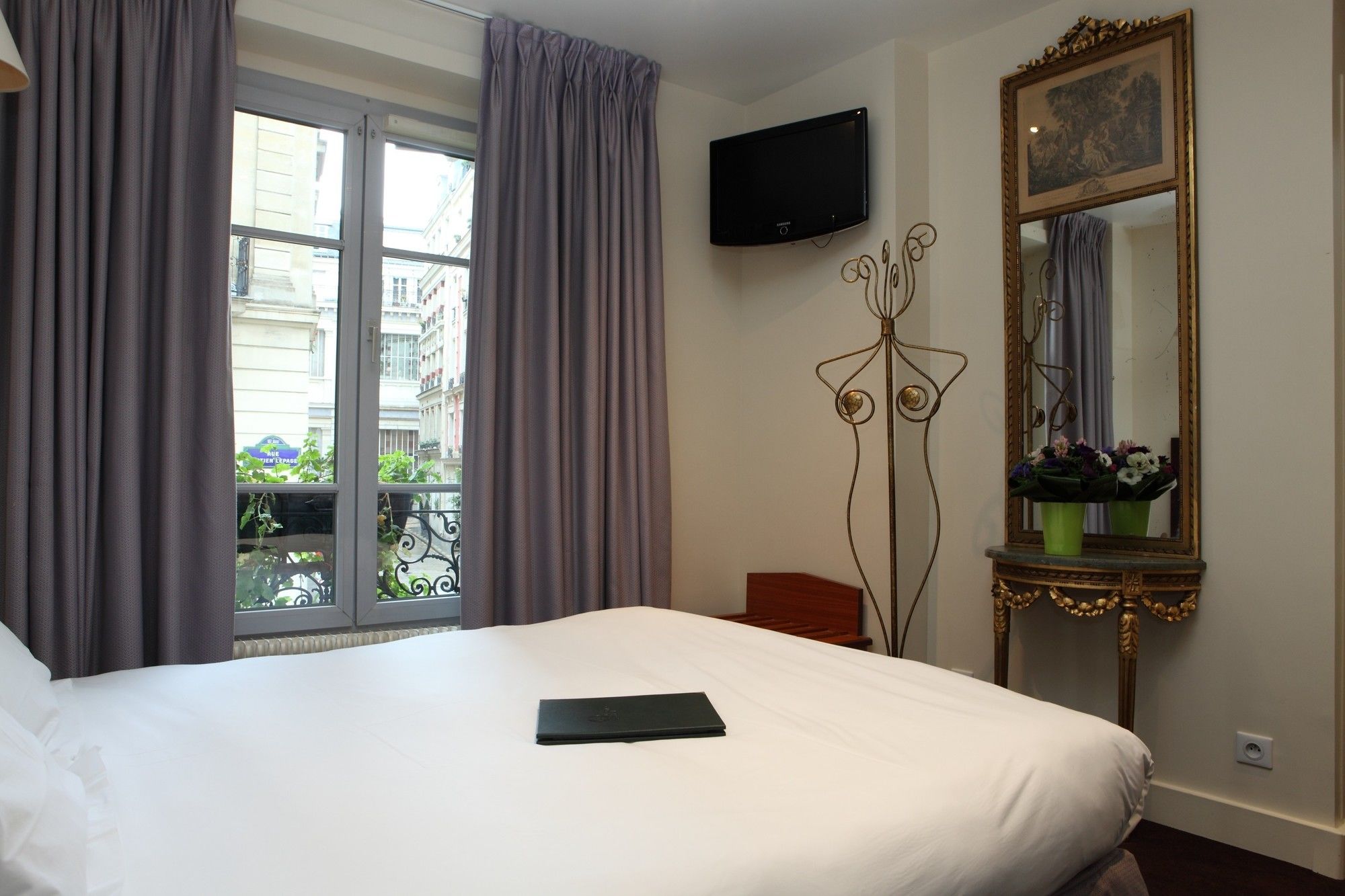 Queens Hotel
