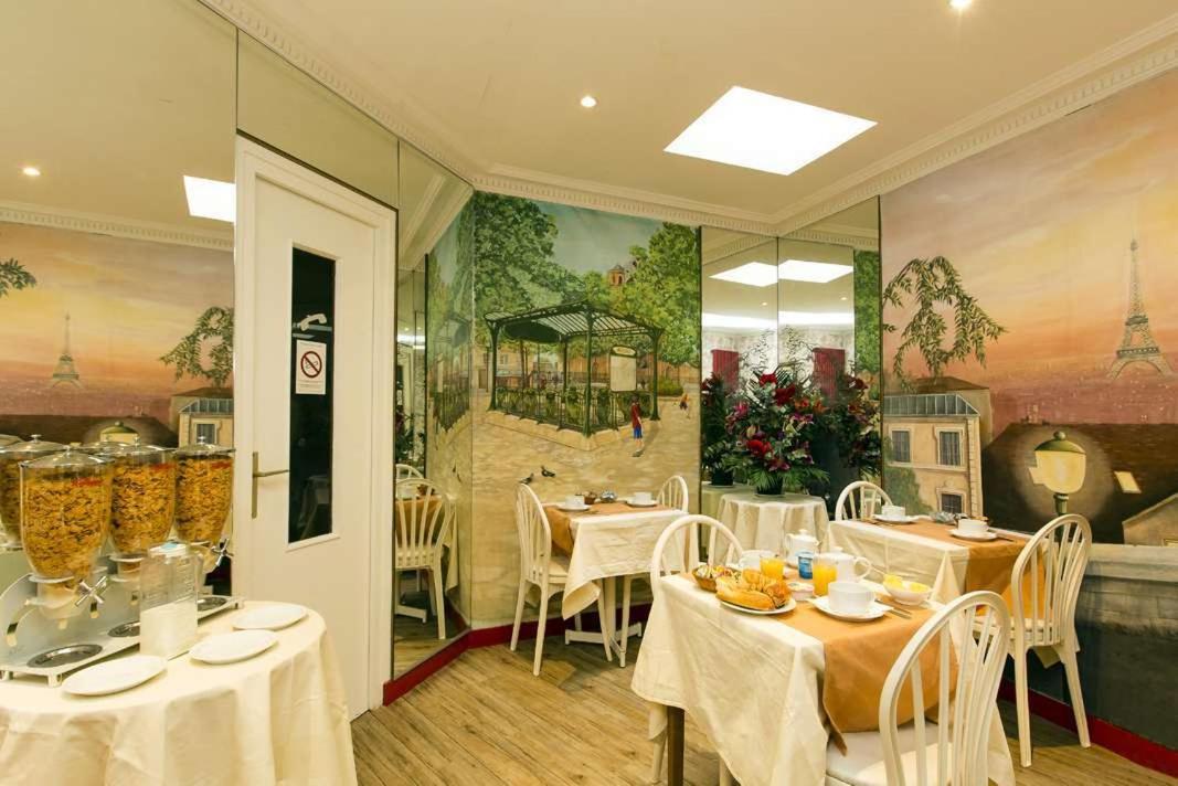 Regyn’s Montmartre