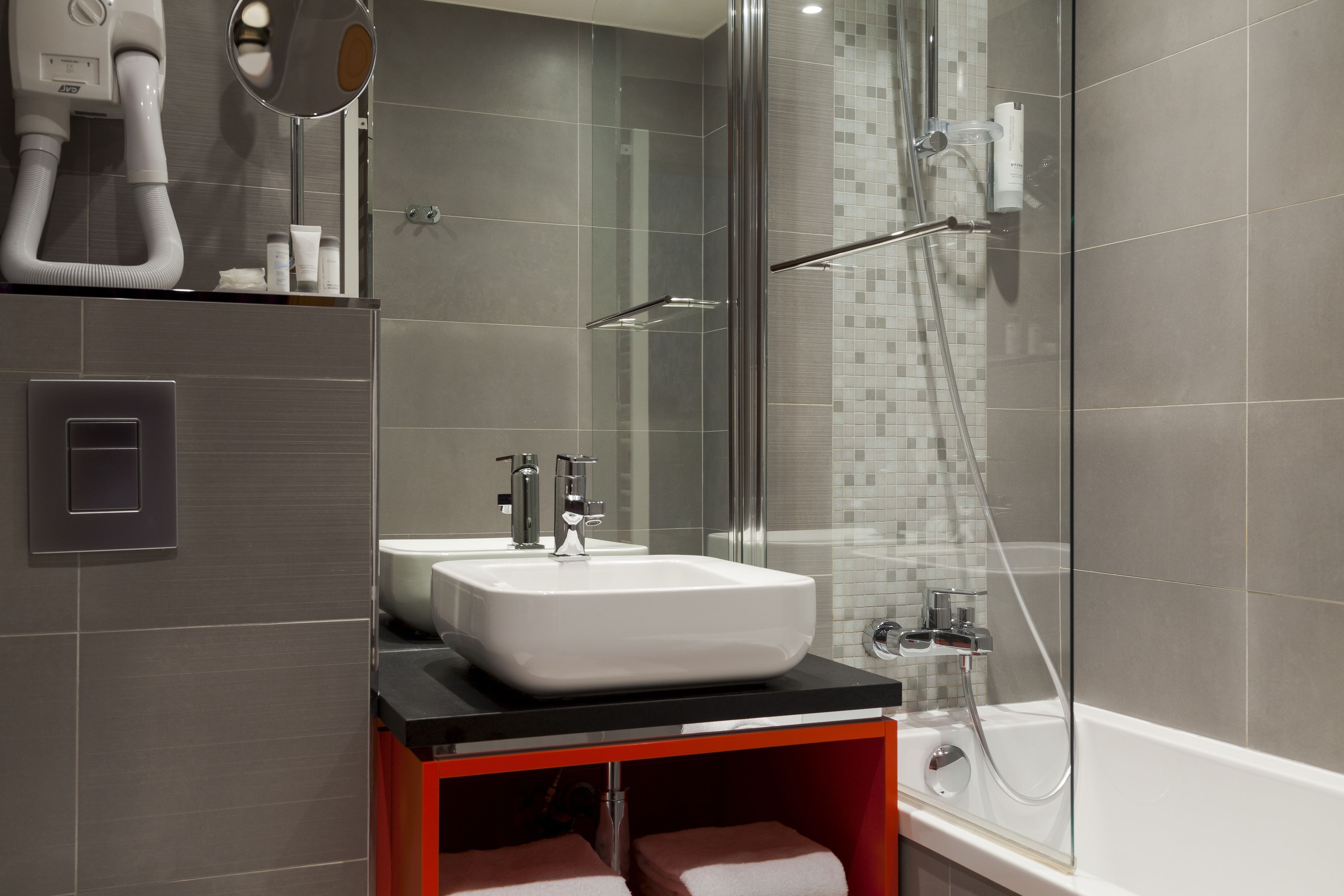 Timhotel Opéra Blanche Fontaine
