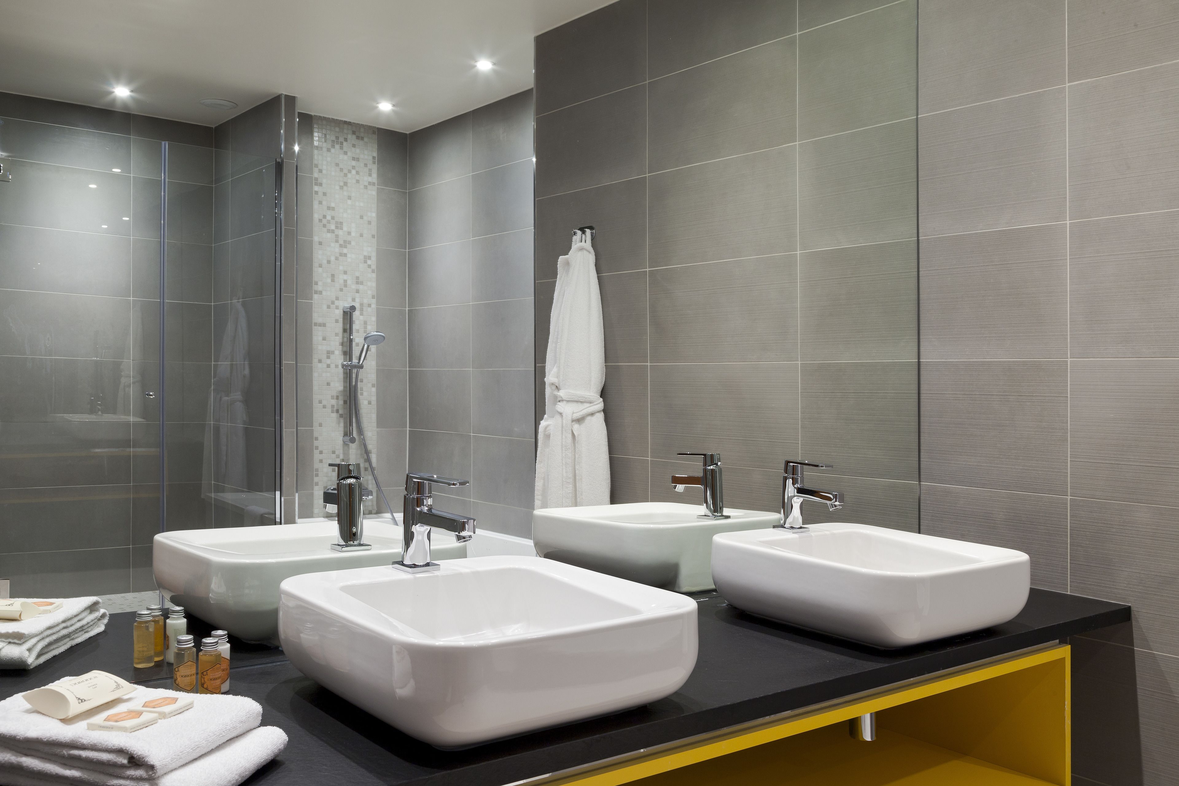 Timhotel Opéra Blanche Fontaine