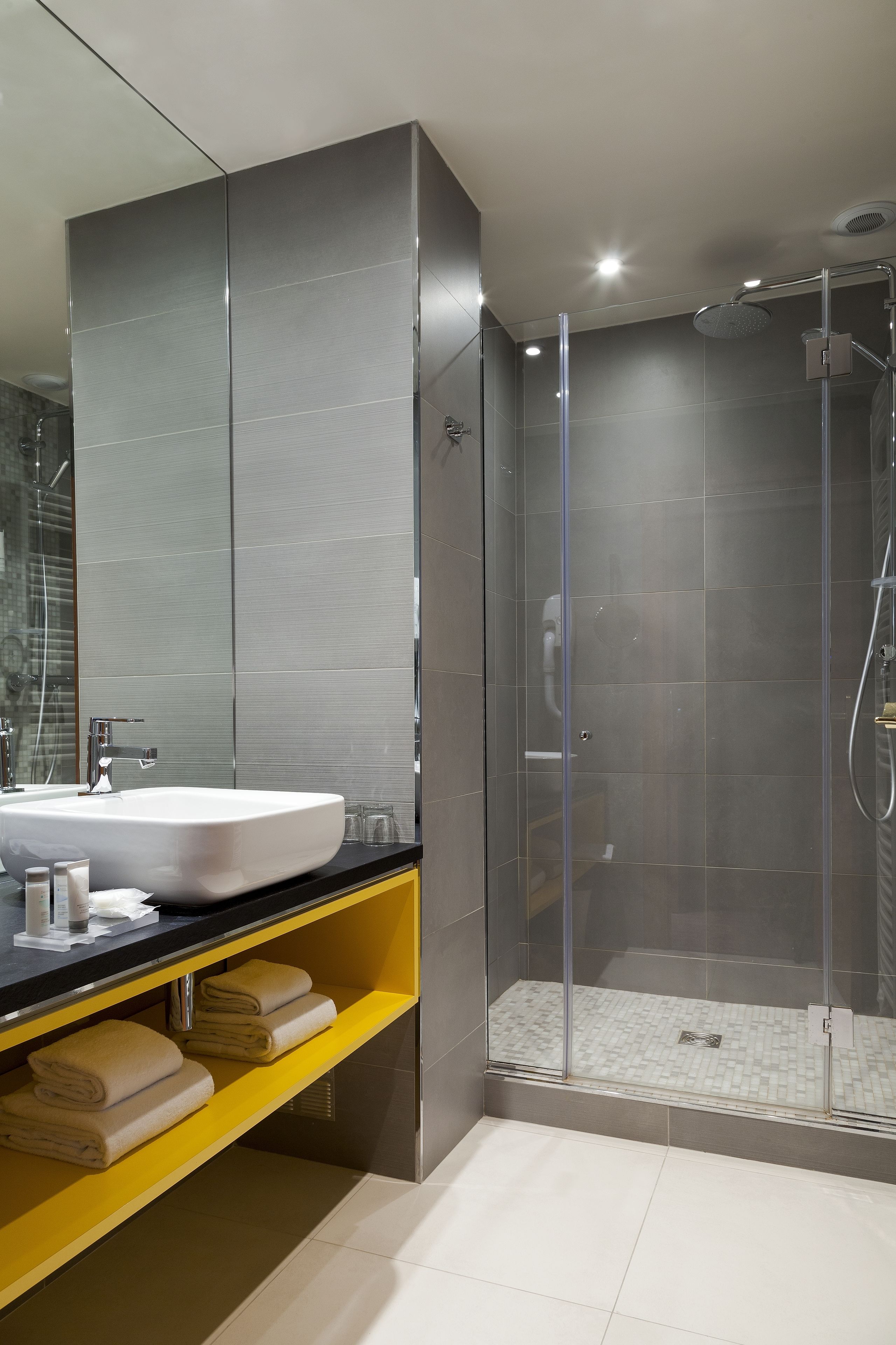 Timhotel Opéra Blanche Fontaine