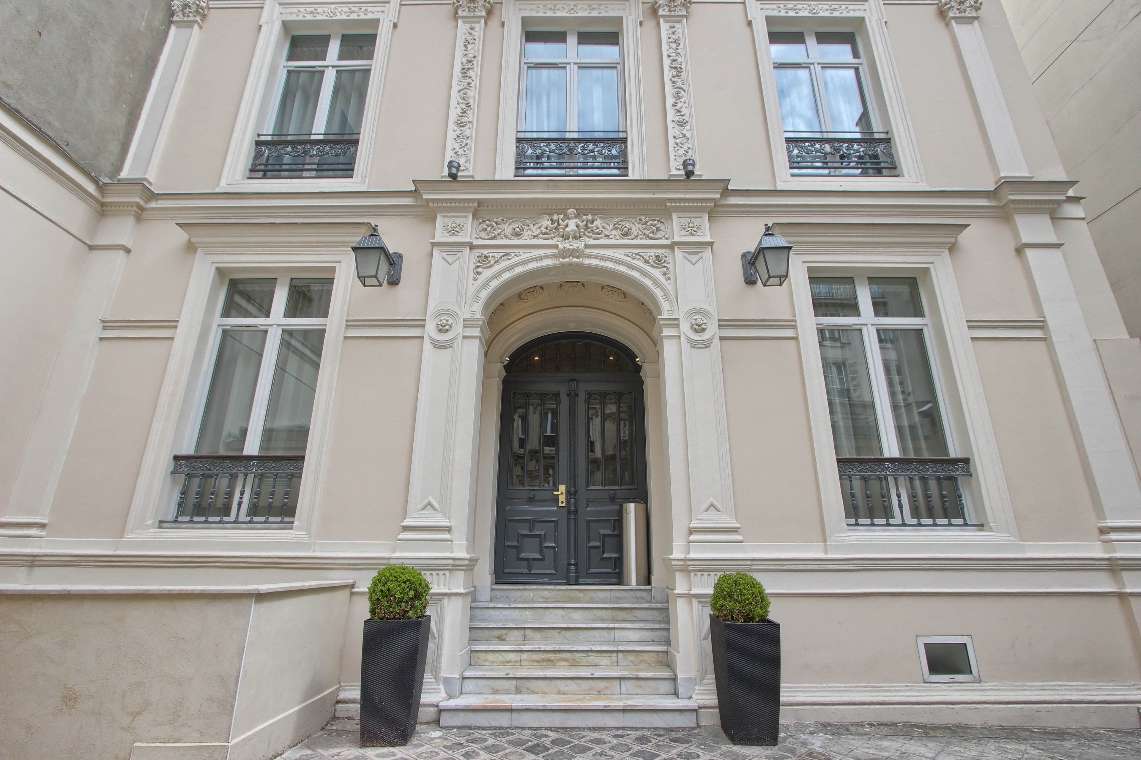 Timhotel Opéra Blanche Fontaine