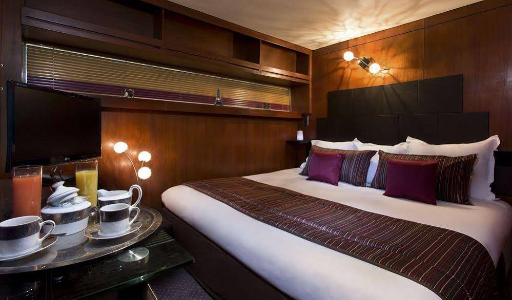 VIP Paris Yacht Hotel