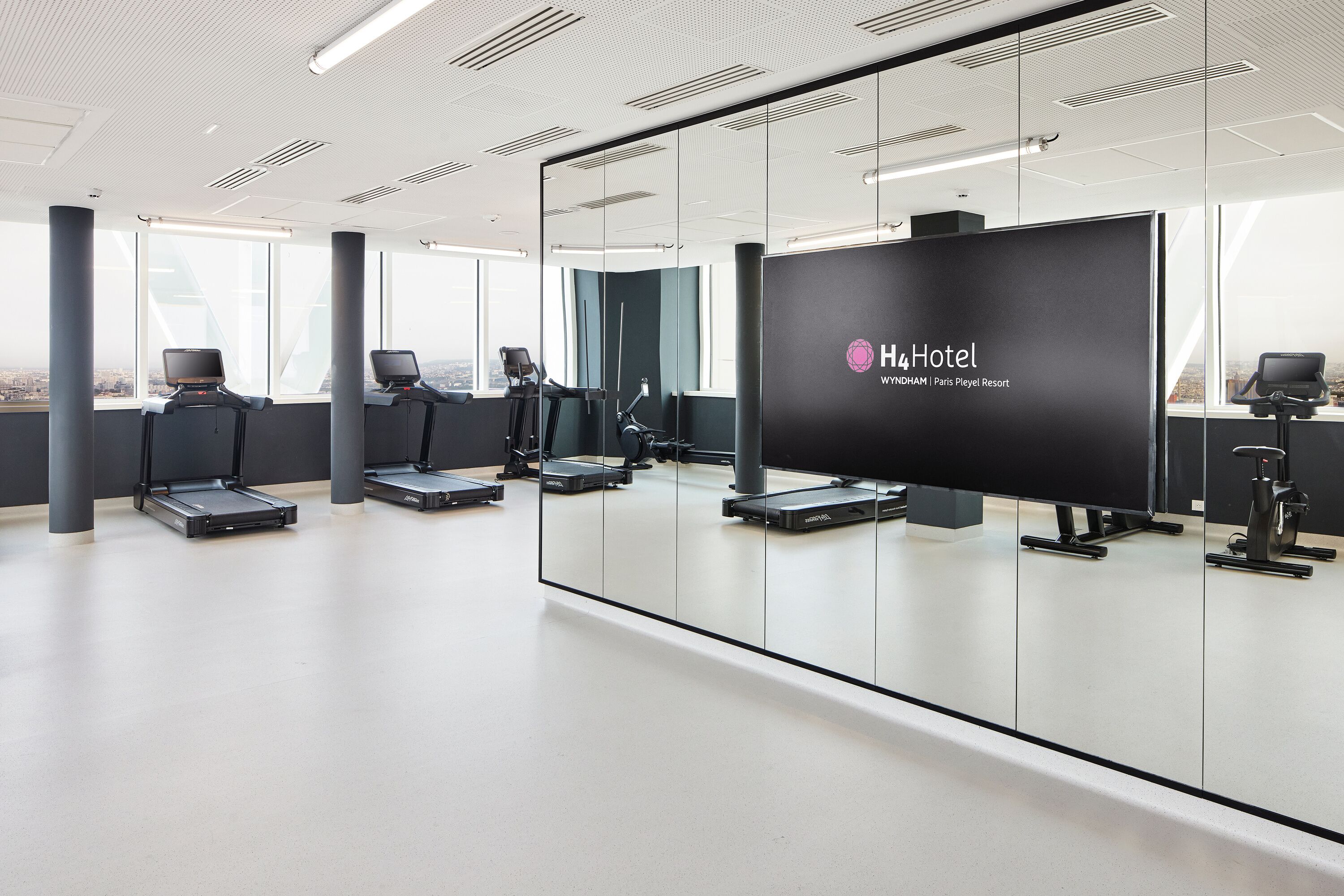 H4 Hotel Wyndham Paris Pleyel Resort