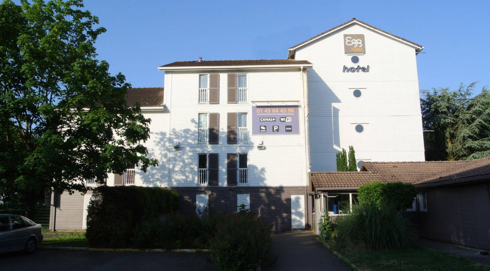 Egg Hotel Sevran