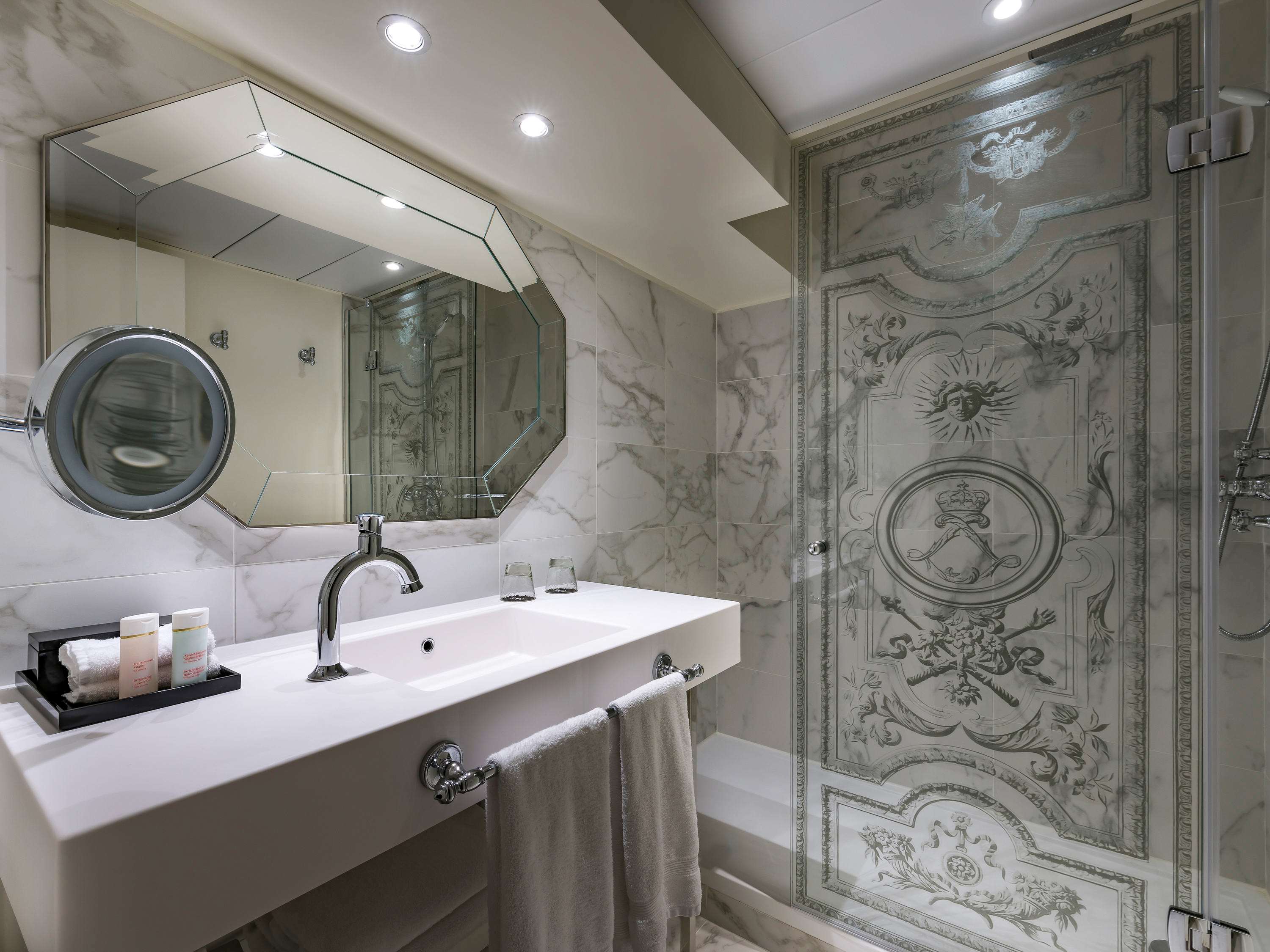 Le Louis Versailles Château Hotel - MGallery