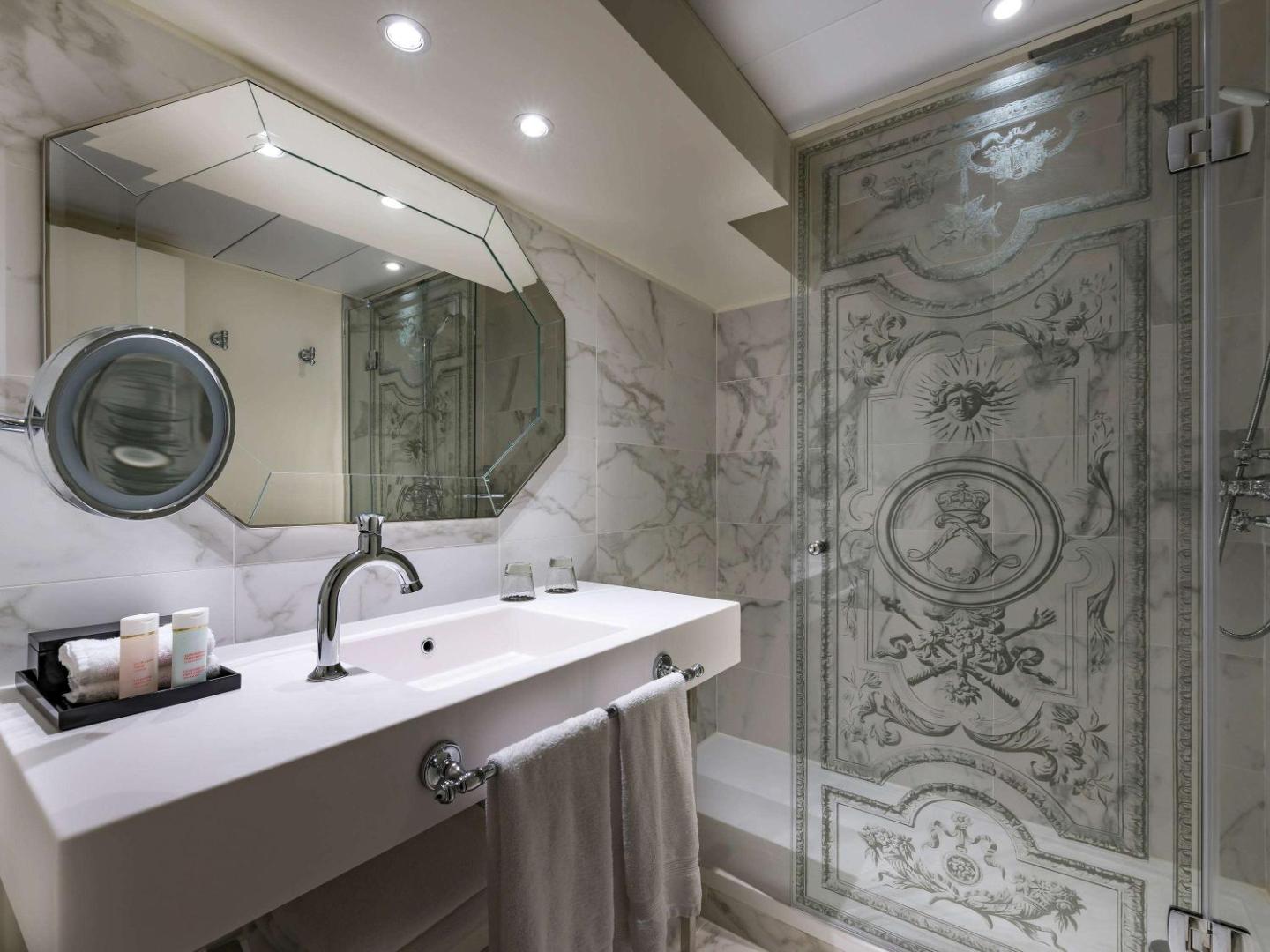 Le Louis Versailles Château Hotel - MGallery