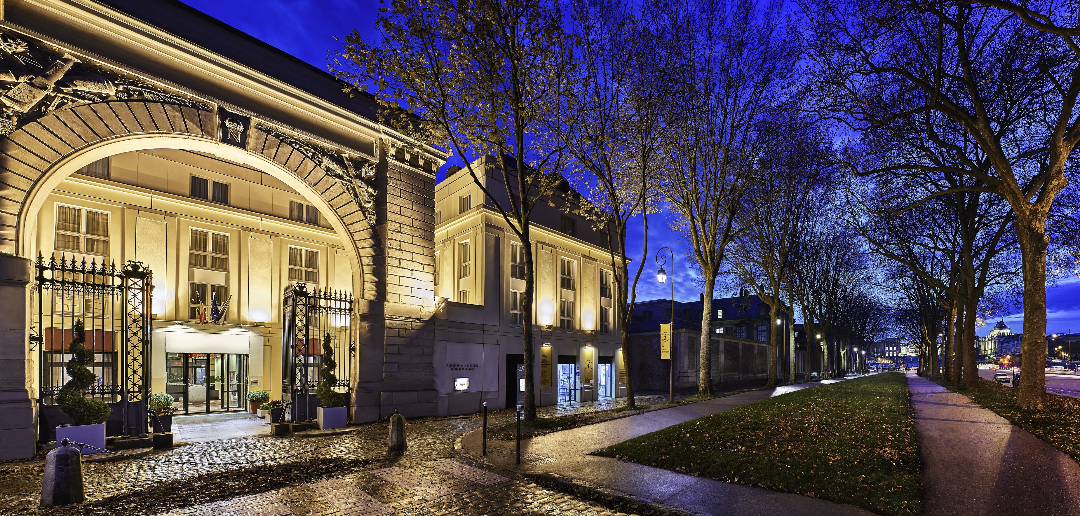 Le Louis Versailles Château Hotel - MGallery
