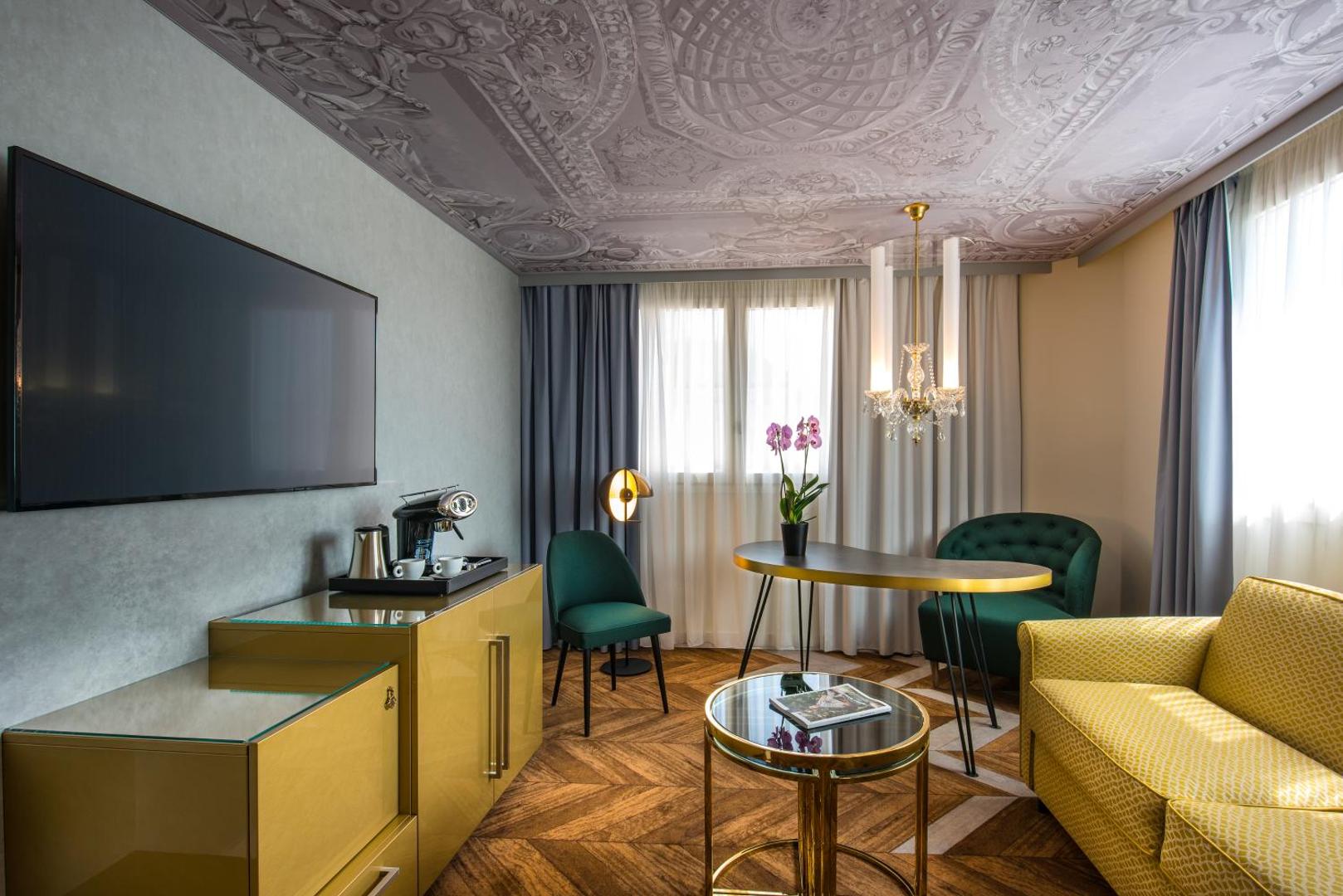 Le Louis Versailles Château Hotel - MGallery