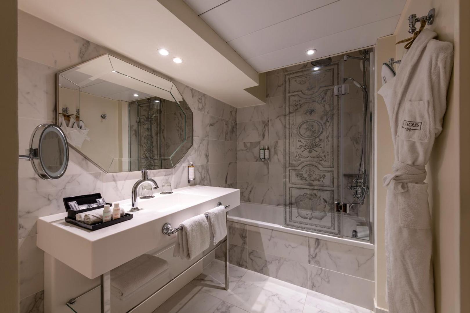 Le Louis Versailles Château Hotel - MGallery