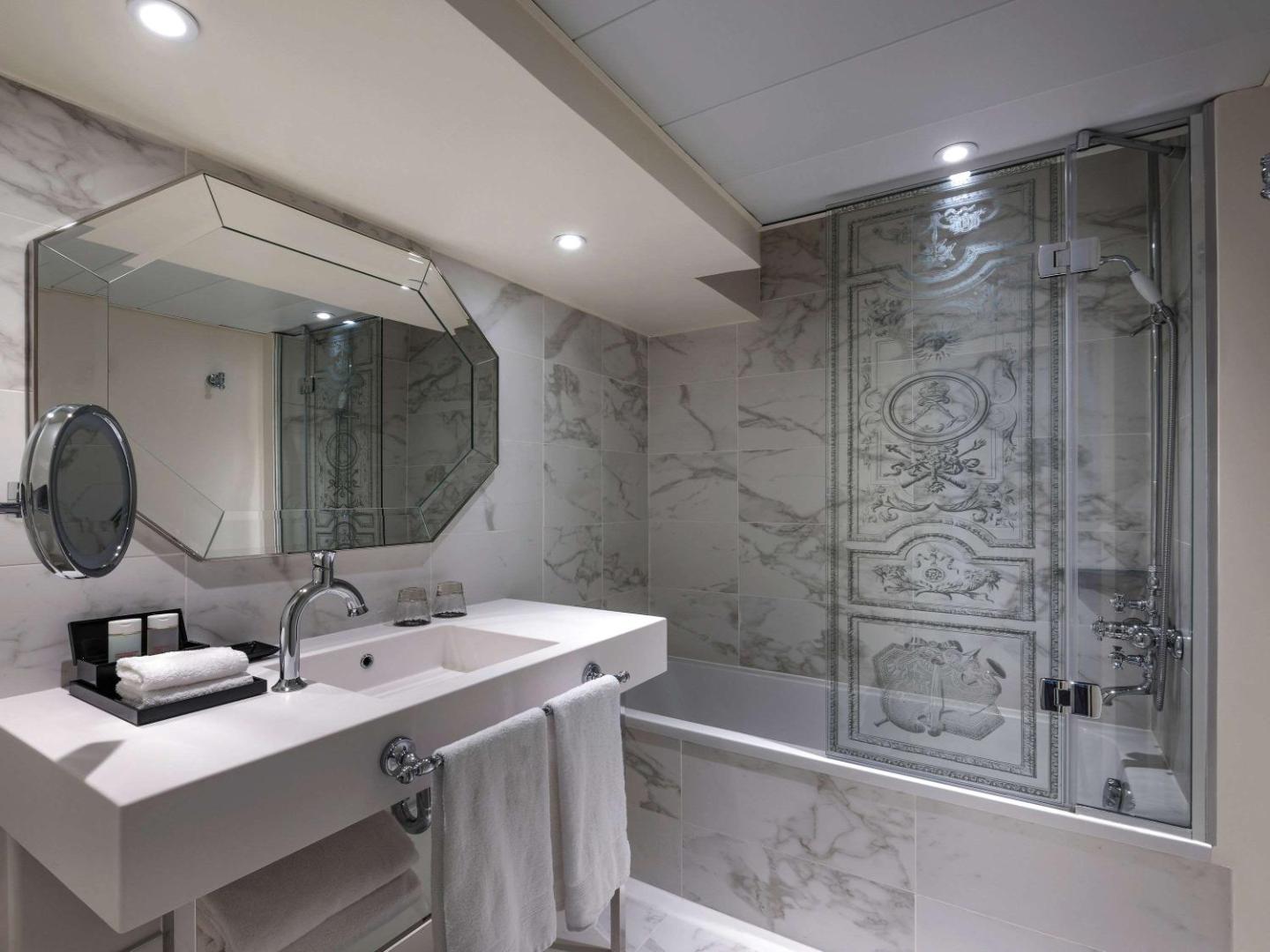 Le Louis Versailles Château Hotel - MGallery