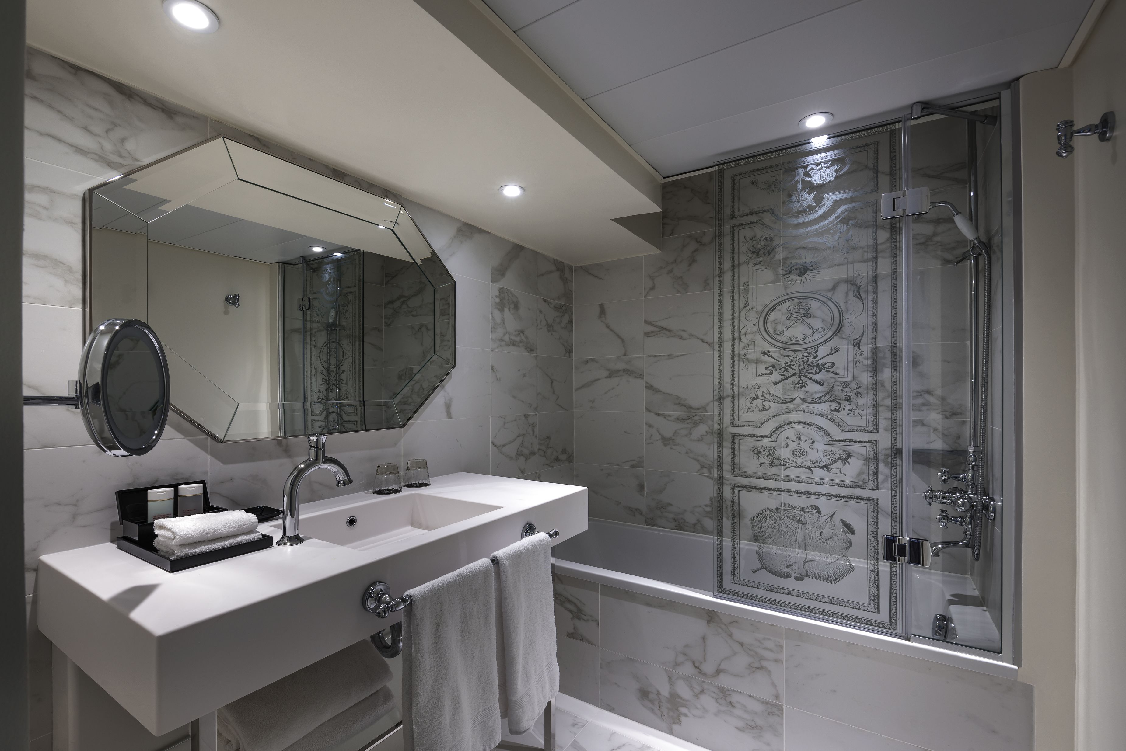 Le Louis Versailles Château Hotel - MGallery