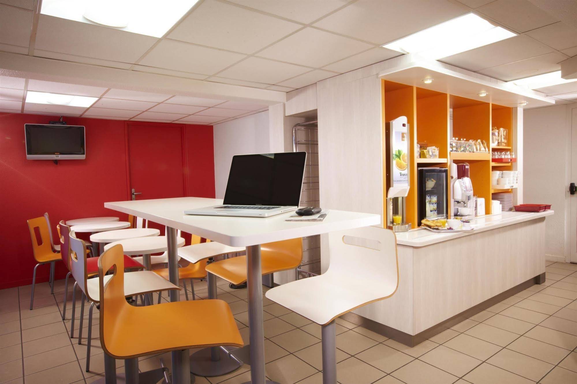 Premiere Classe Villepinte Centre - Parc Des Expositions