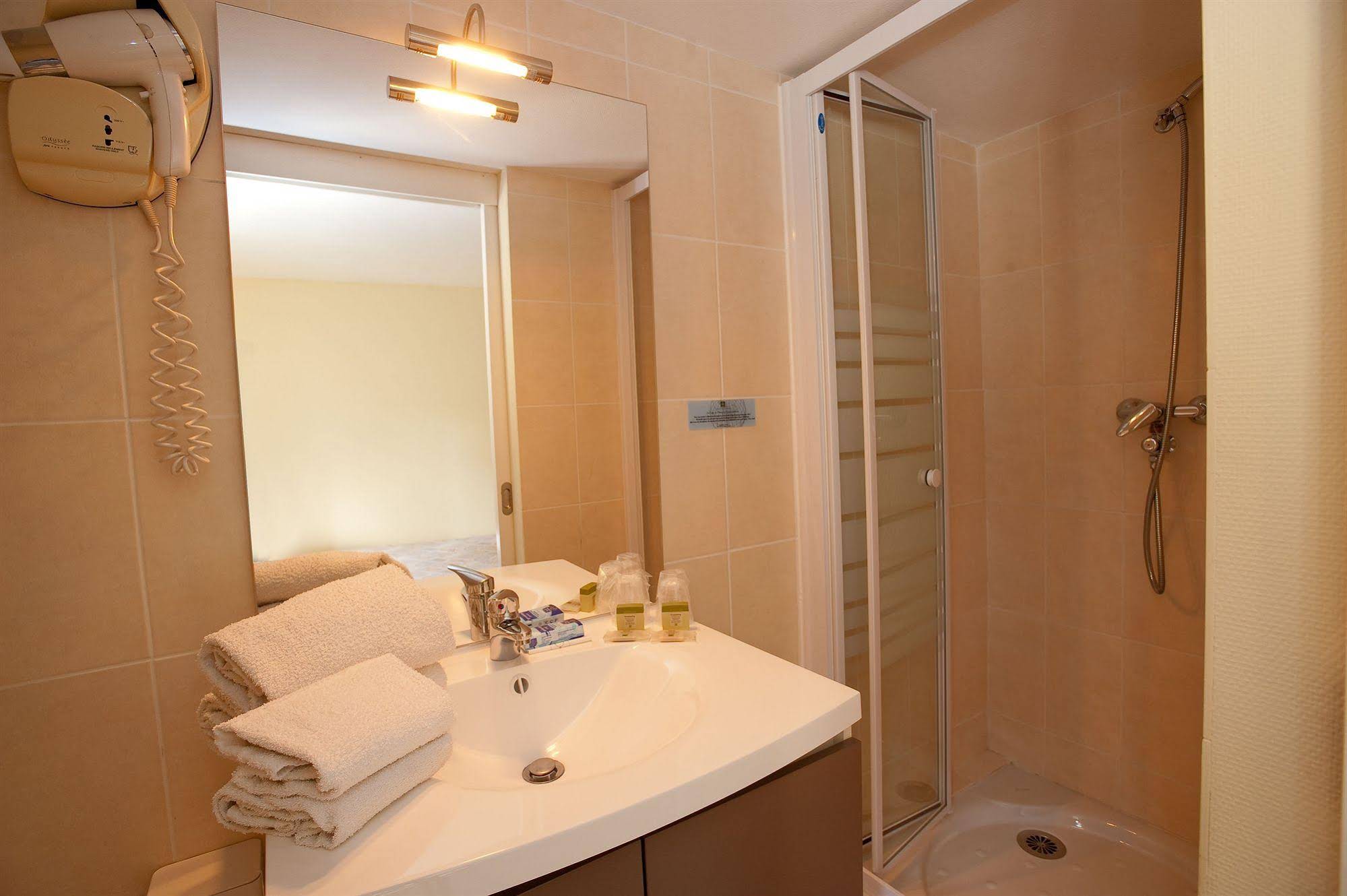 Abelha Hotel Le France