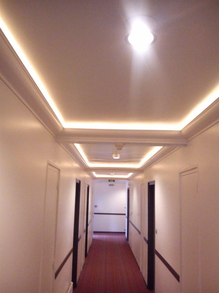 Hotel Black & Green