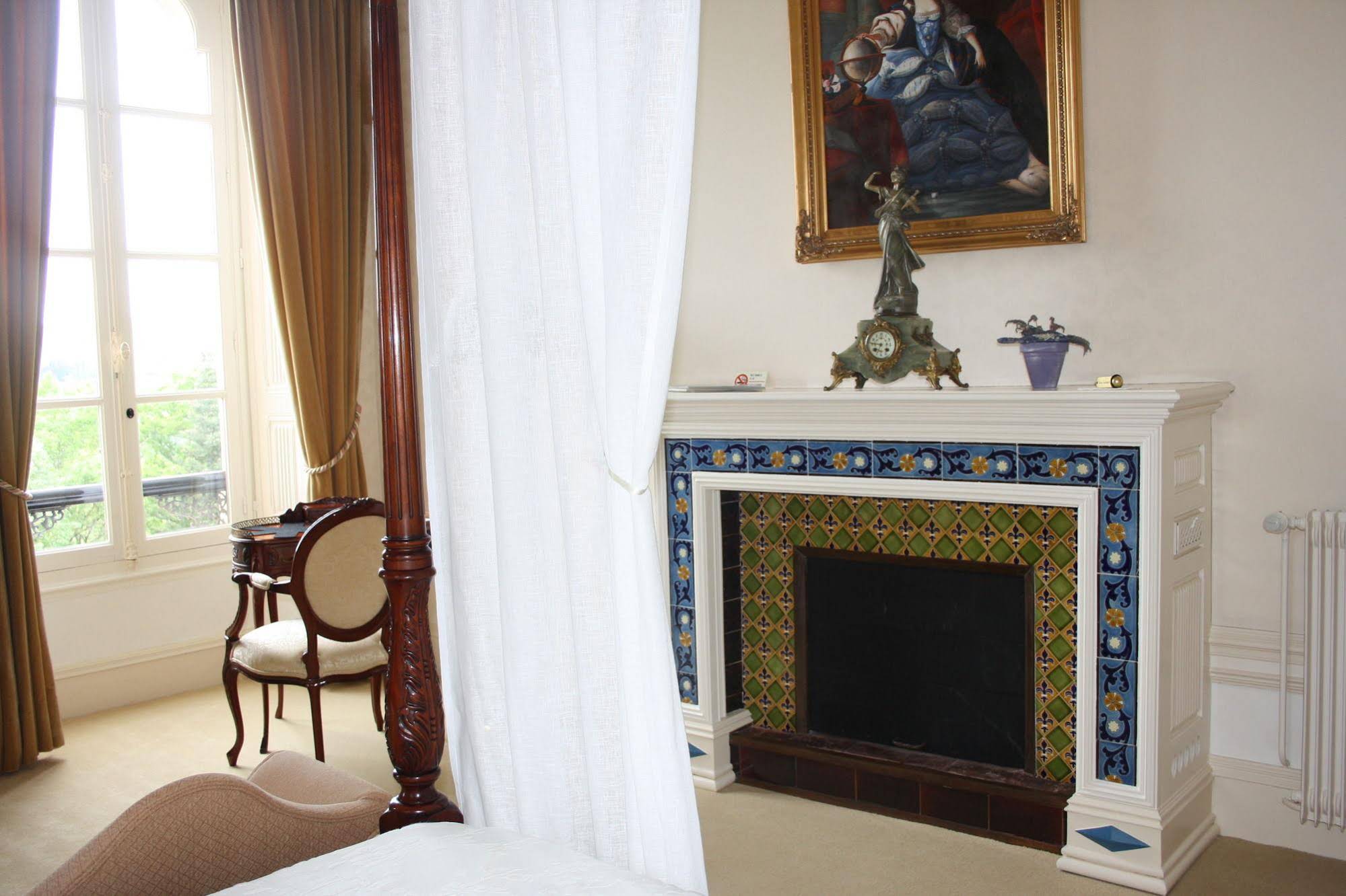 Chateau Du Bois Noir