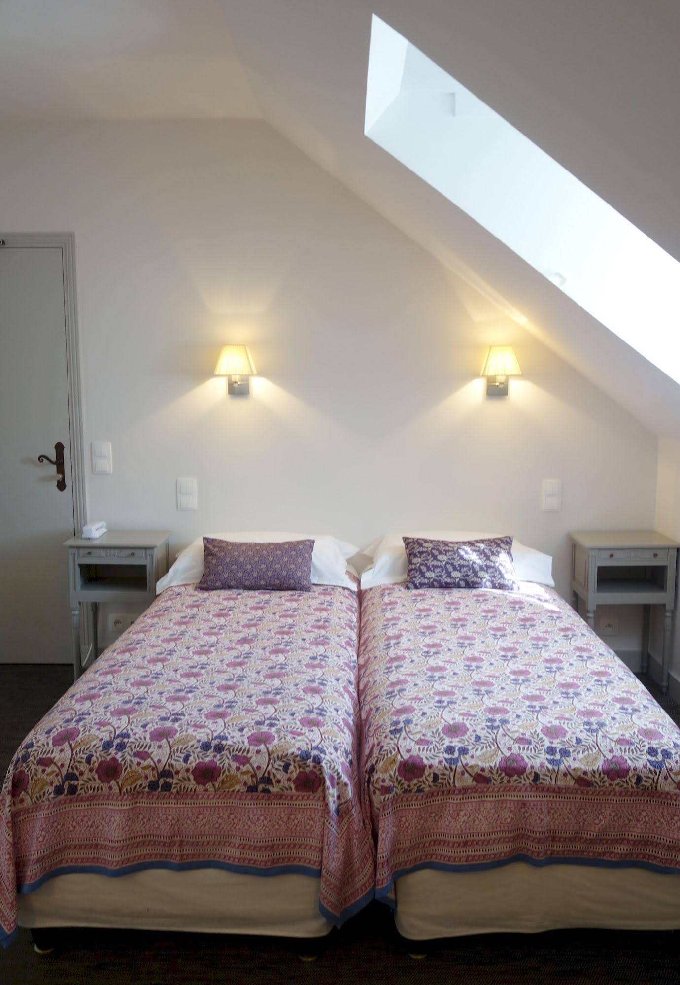 Hotel De Biencourt