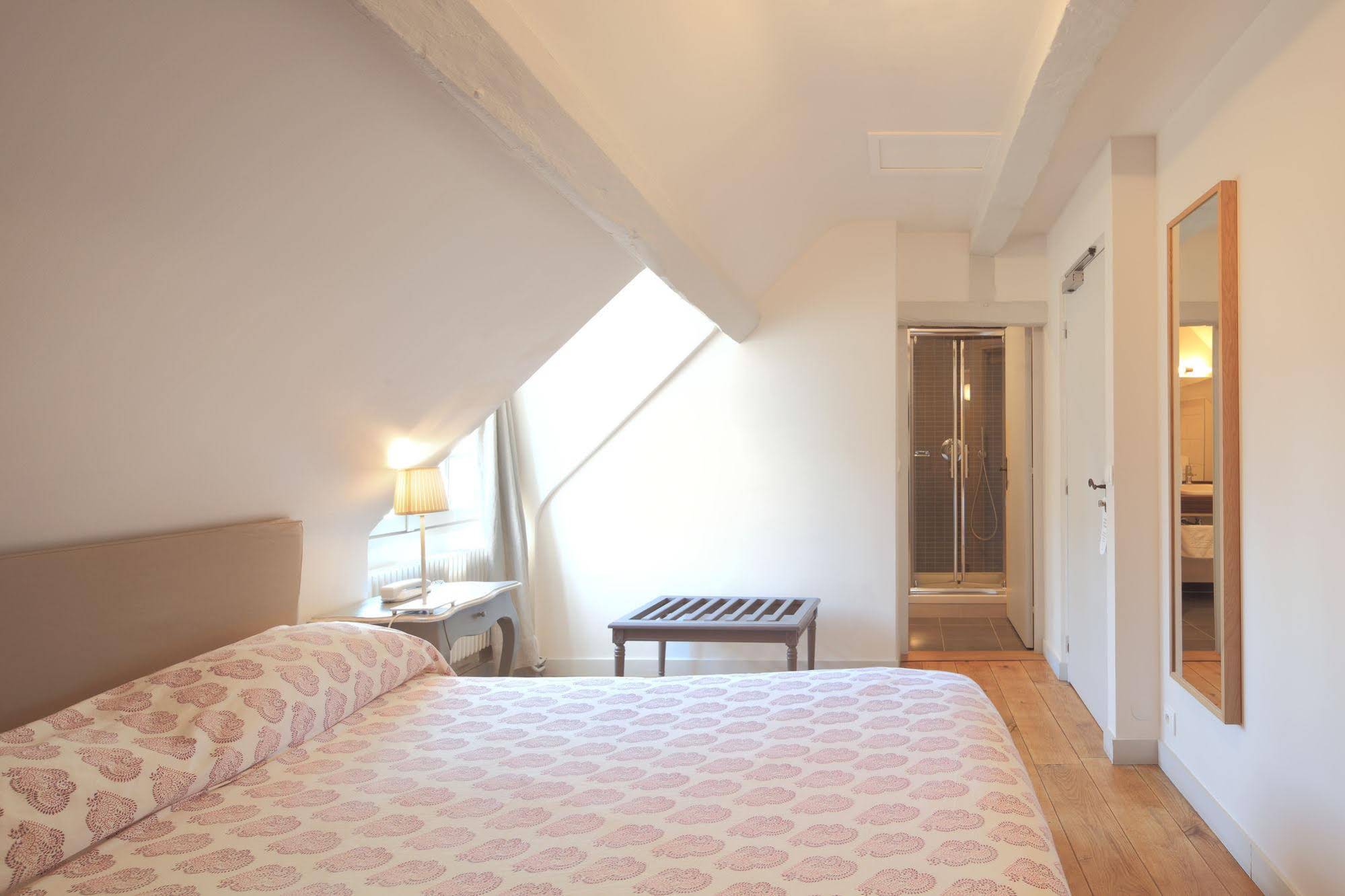 Hotel De Biencourt