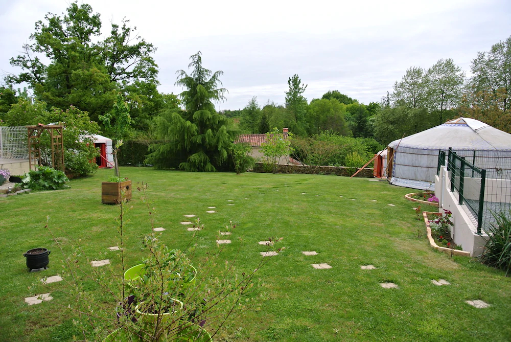 Yourtes Du Bocage