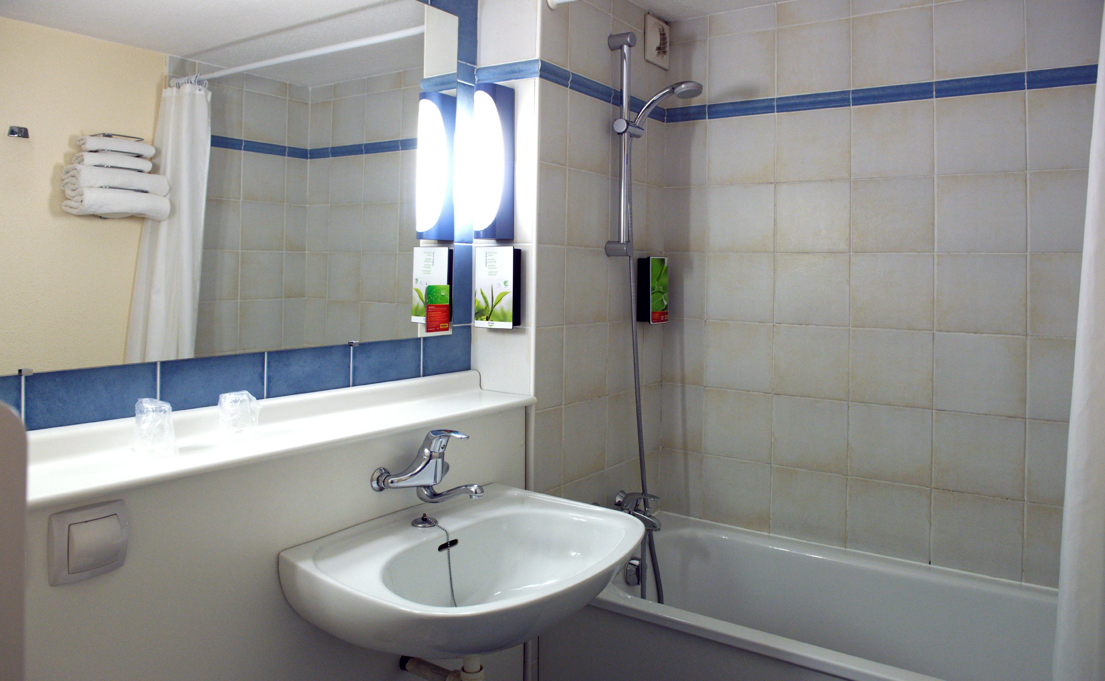 Hotel initial La Roche-sur-Yon  by balladins