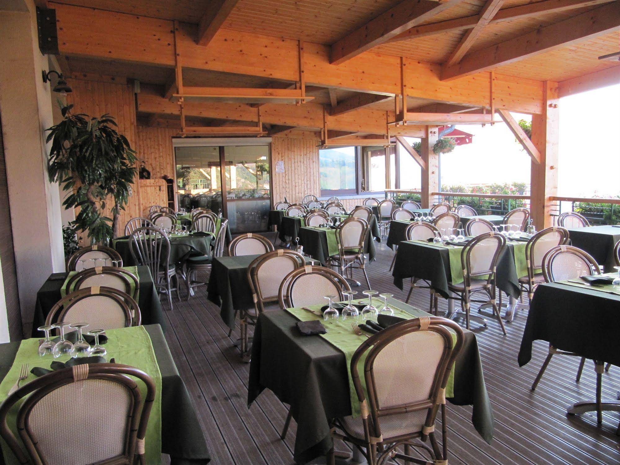 Hotel des Rochers