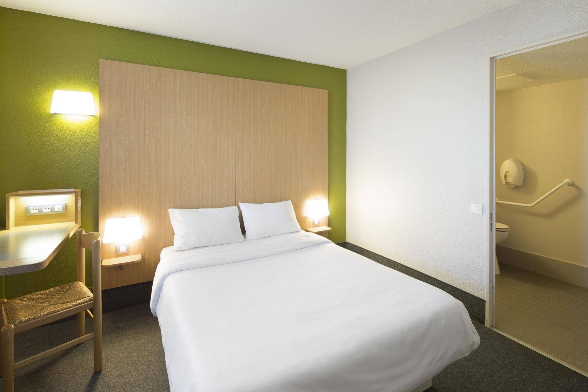 B&B Hôtel Saint-Etienne Monthieu