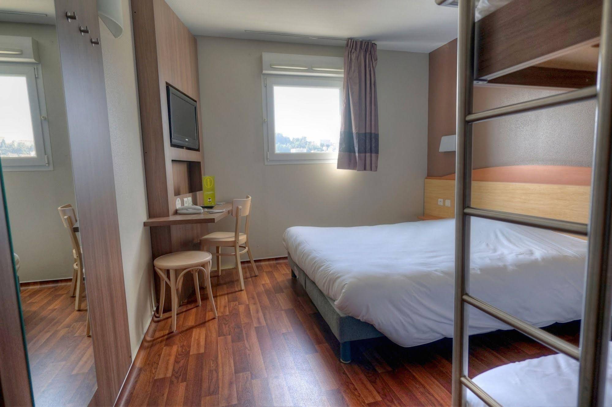 B&B Hôtel Saint-Etienne Monthieu