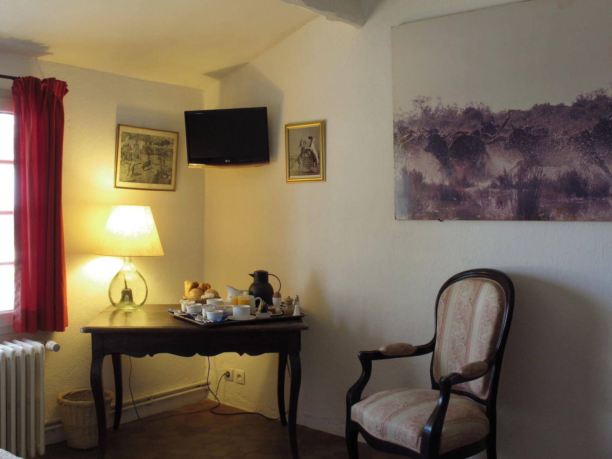 Cacharel Hotel