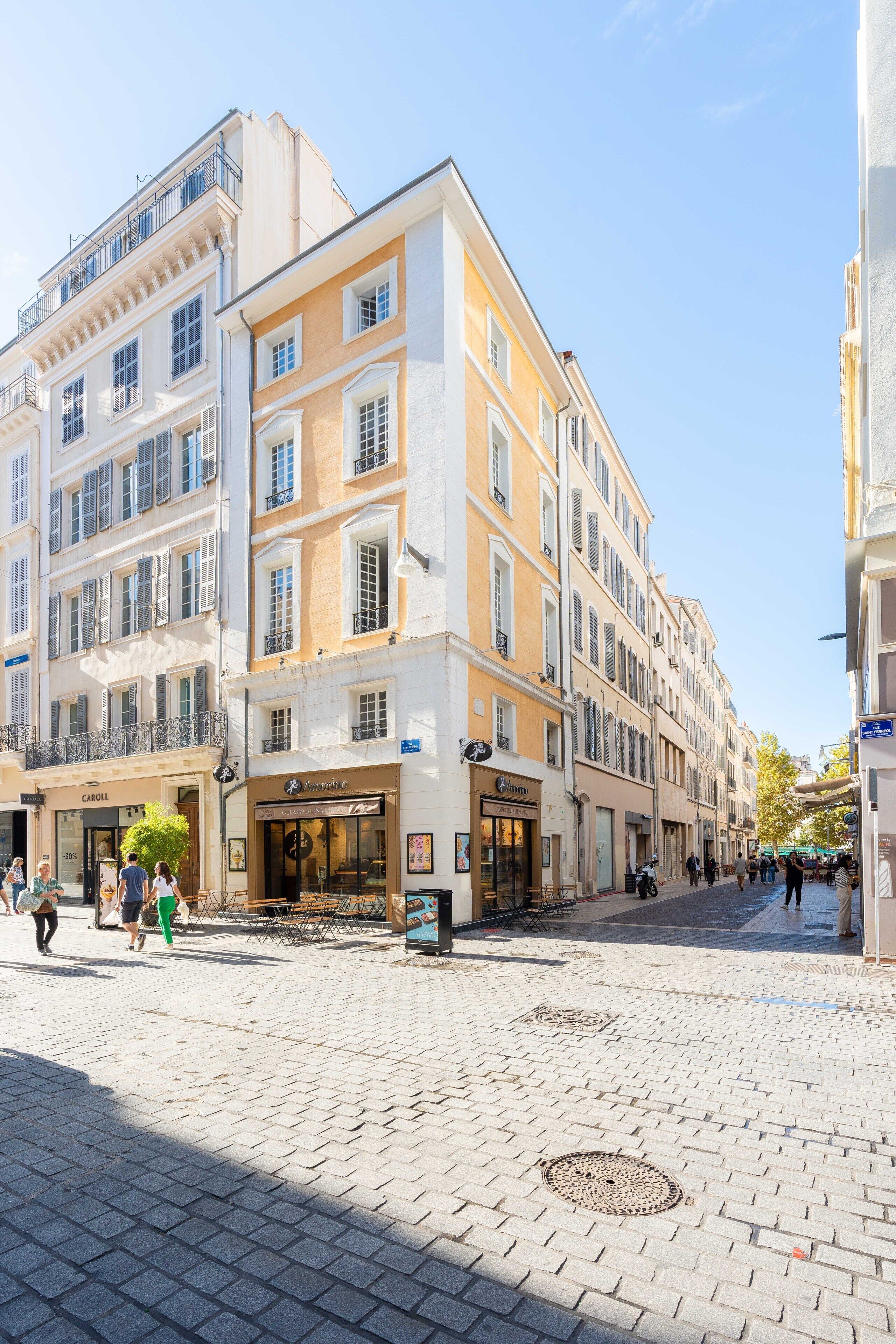 Les Petits Pavillons