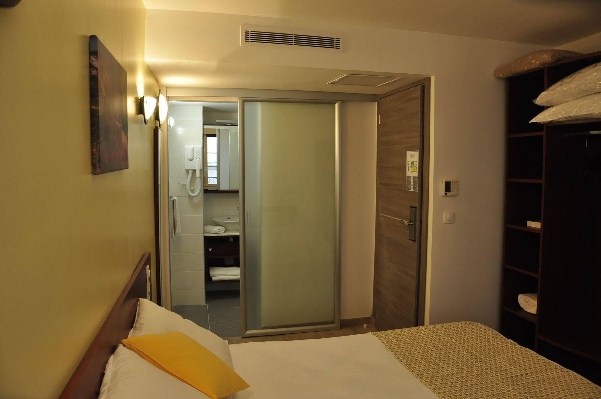 Massilia Hotel